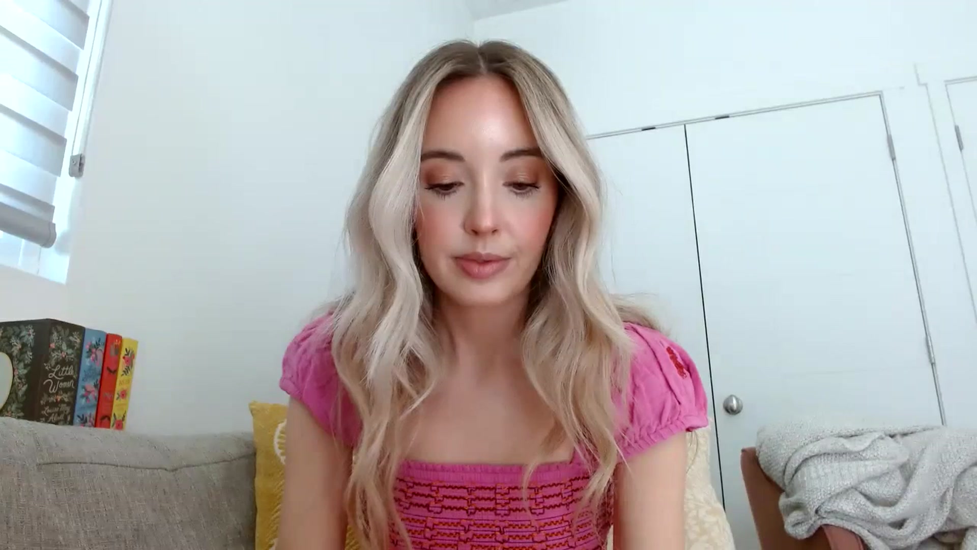 Gallery image thumbnail from Vegansoda's myfreecams stream on, 04/09/2024, 22:23 image 9 of 20