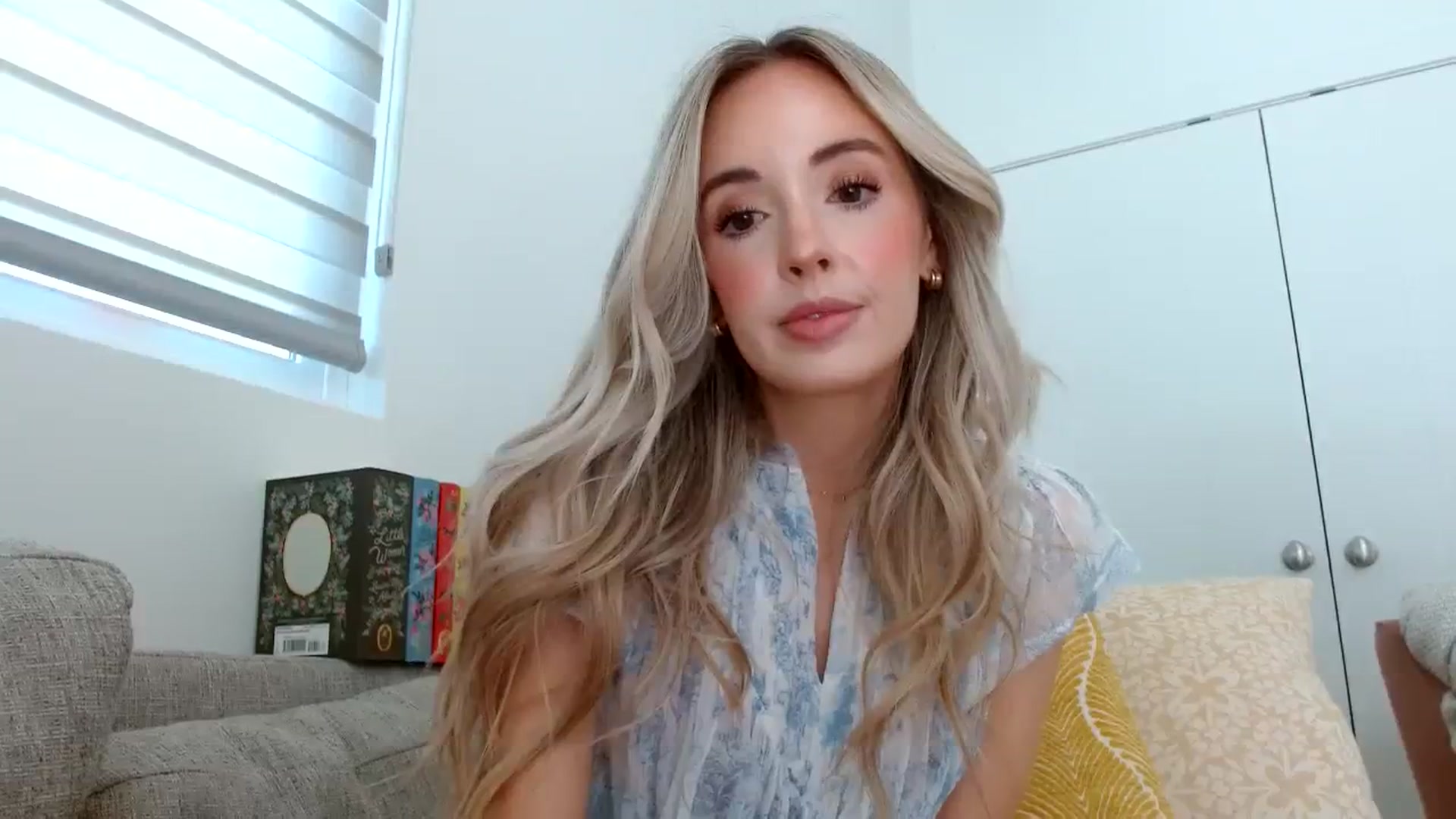 Gallery image thumbnail from Vegansoda's myfreecams stream on, 04/10/2024, 20:54 image 16 of 20