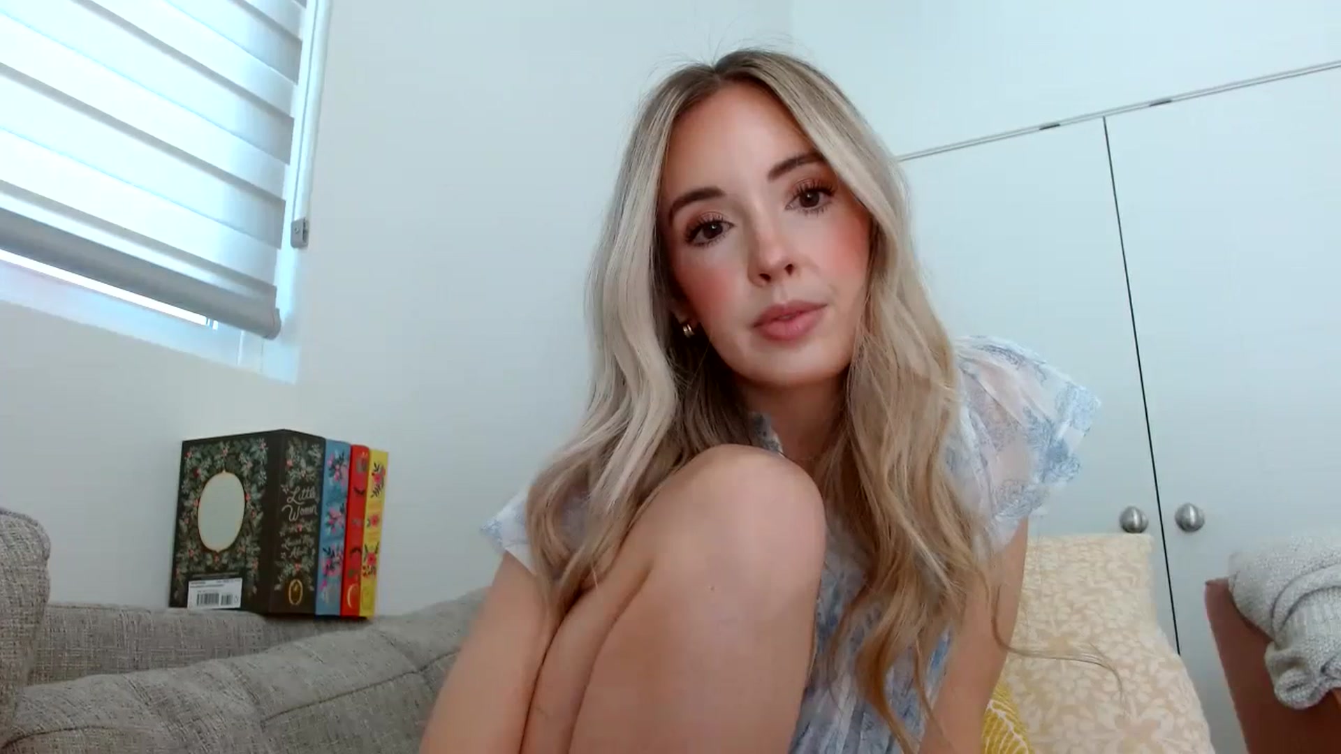 Gallery image thumbnail from Vegansoda's myfreecams stream on, 04/10/2024, 20:54 image 15 of 20