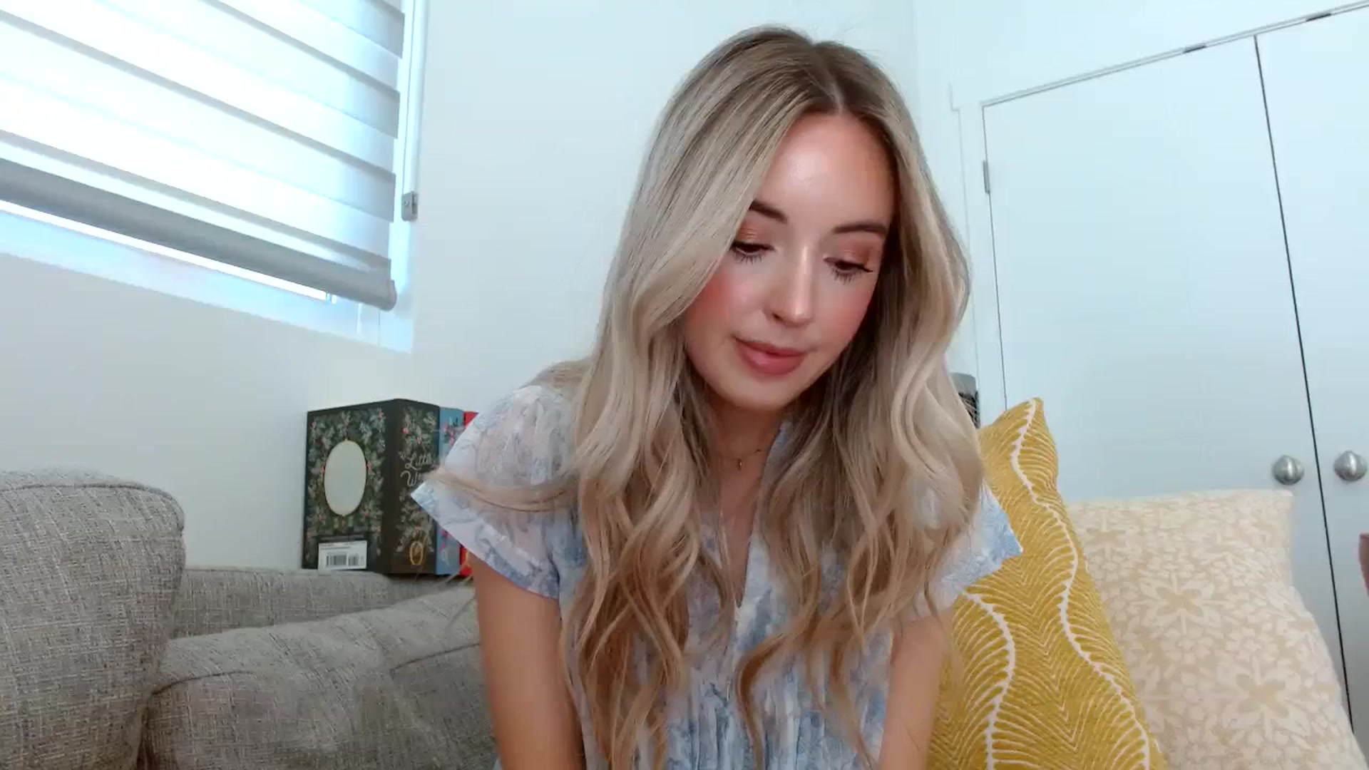 Gallery image thumbnail from Vegansoda's myfreecams stream on, 04/10/2024, 20:54 image 20 of 20