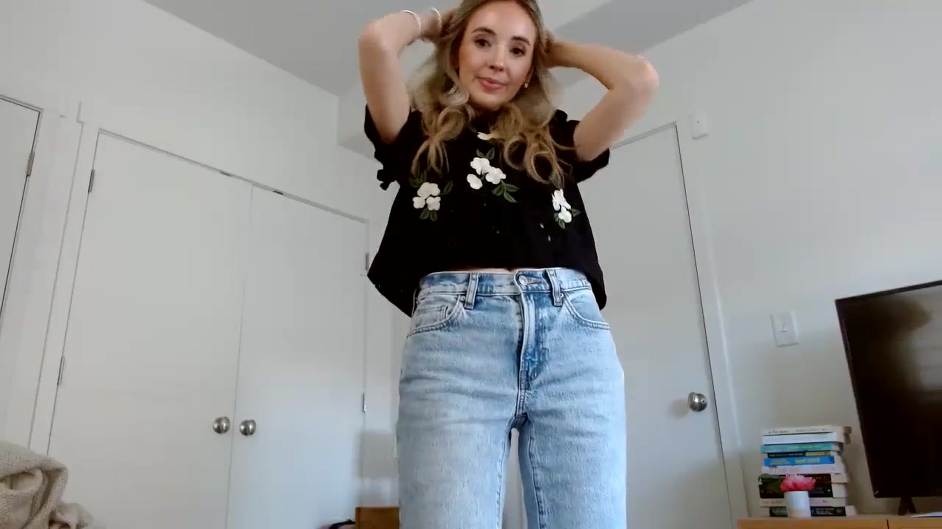 Gallery image thumbnail from Vegansoda's myfreecams stream on, 04/11/2024, 19:29 image 8 of 20