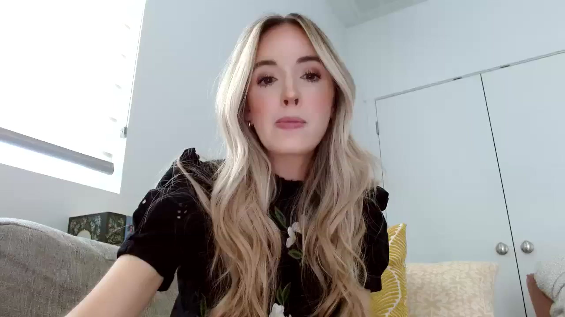 Gallery image thumbnail from Vegansoda's myfreecams stream on, 04/11/2024, 19:29 image 1 of 20