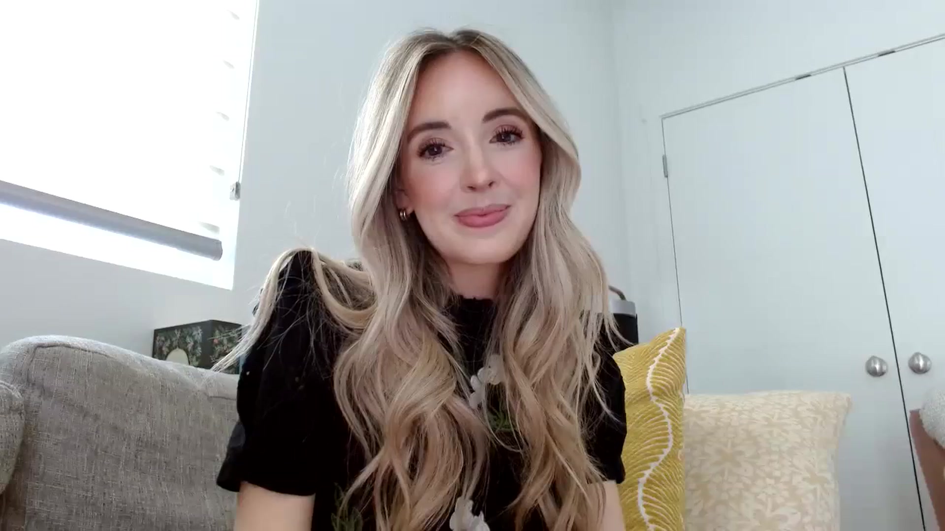 Gallery image thumbnail from Vegansoda's myfreecams stream on, 04/11/2024, 19:29 image 19 of 20