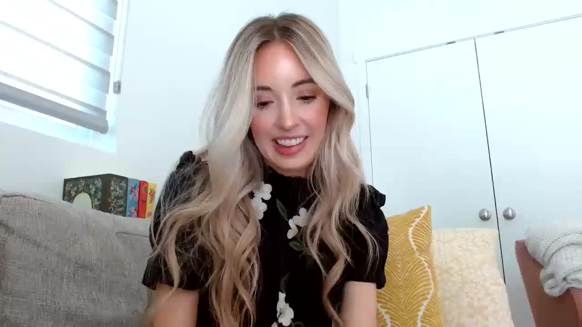 Gallery image thumbnail from Vegansoda's myfreecams stream on, 04/11/2024, 20:50 image 4 of 20