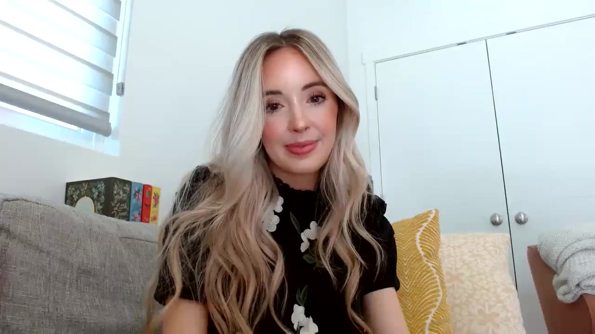 Gallery image thumbnail from Vegansoda's myfreecams stream on, 04/11/2024, 20:50 image 1 of 20