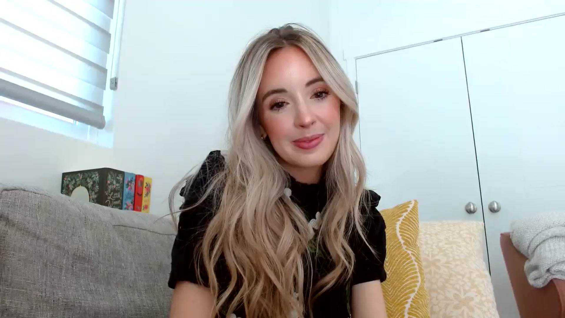 Gallery image thumbnail from Vegansoda's myfreecams stream on, 04/11/2024, 20:50 image 16 of 20