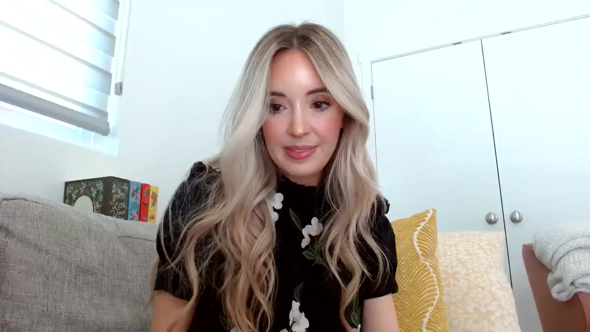 Gallery image thumbnail from Vegansoda's myfreecams stream on, 04/11/2024, 20:50 image 6 of 20