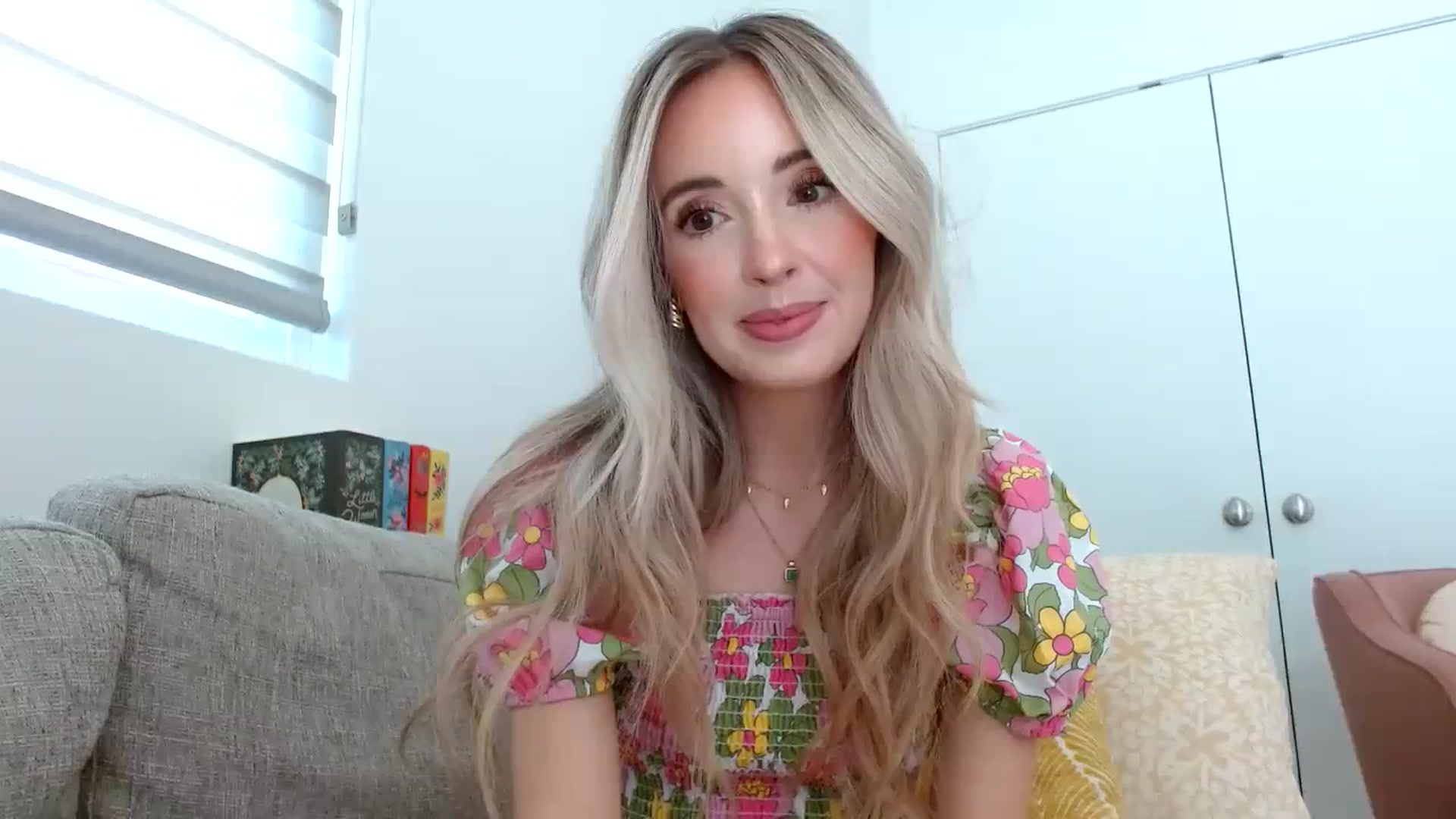 Gallery image thumbnail from Vegansoda's myfreecams stream on, 04/12/2024, 21:49 image 1 of 20