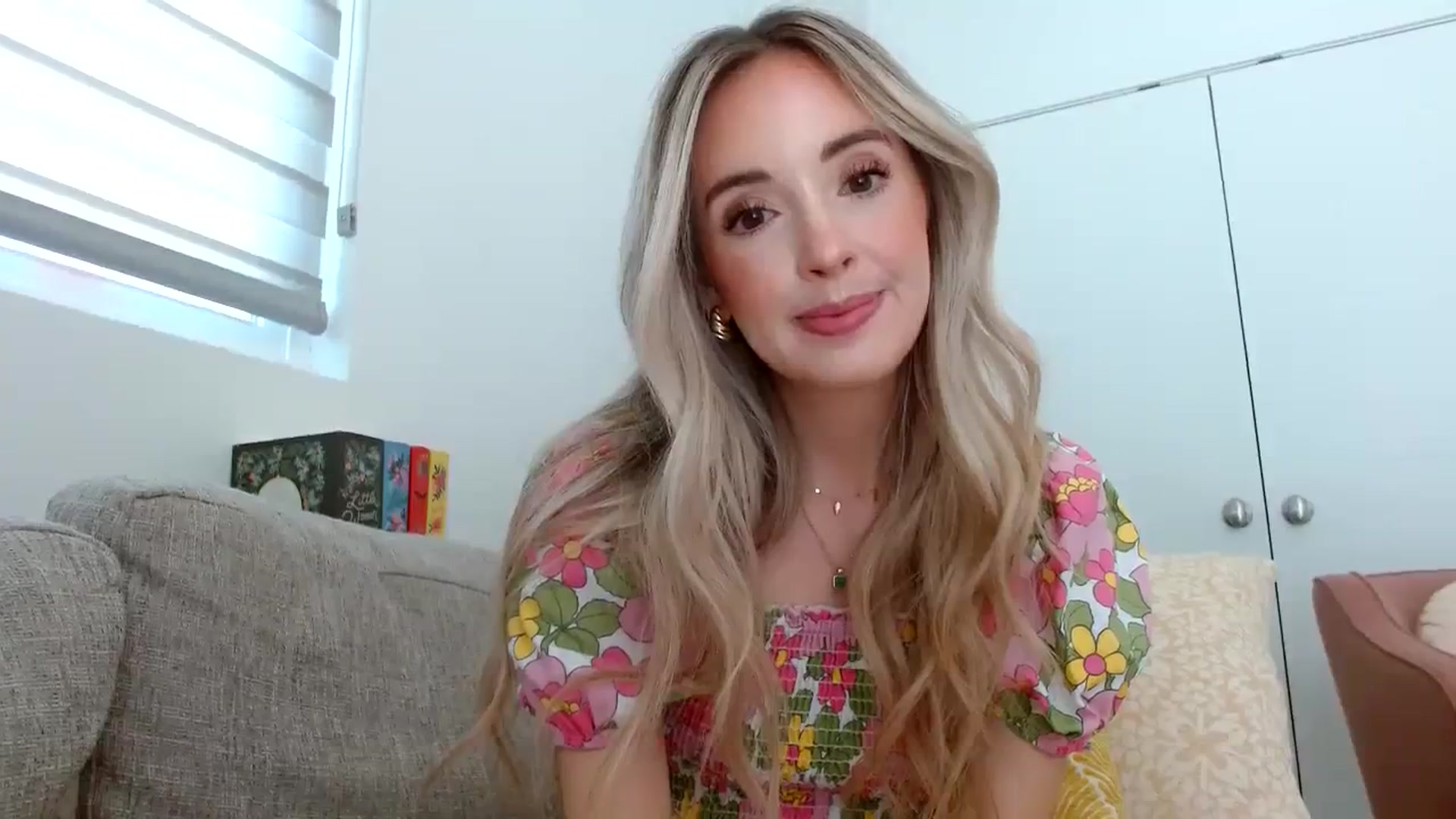 Gallery image thumbnail from Vegansoda's myfreecams stream on, 04/12/2024, 21:49 image 2 of 20