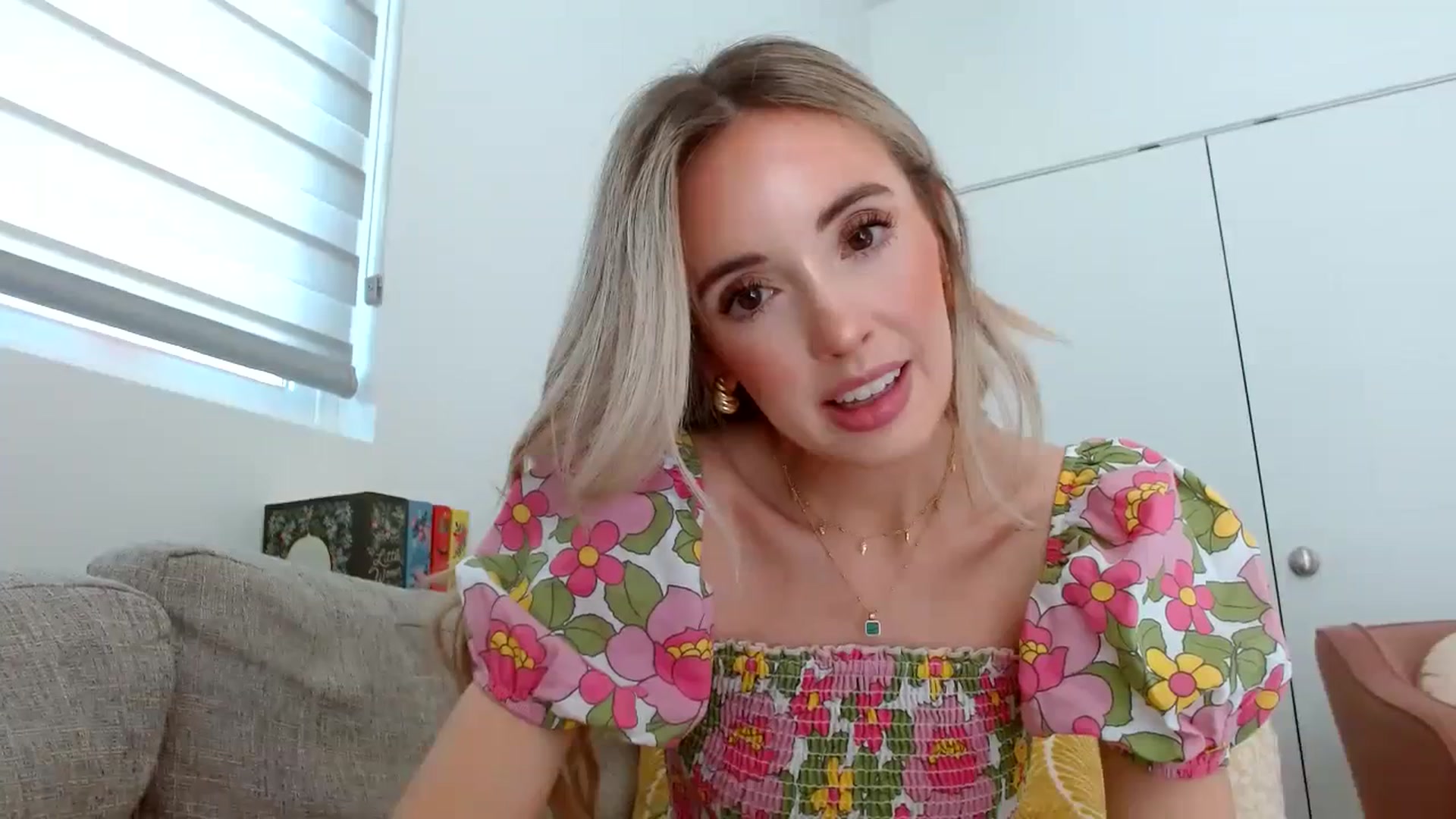 Gallery image thumbnail from Vegansoda's myfreecams stream on, 04/12/2024, 21:49 image 18 of 20
