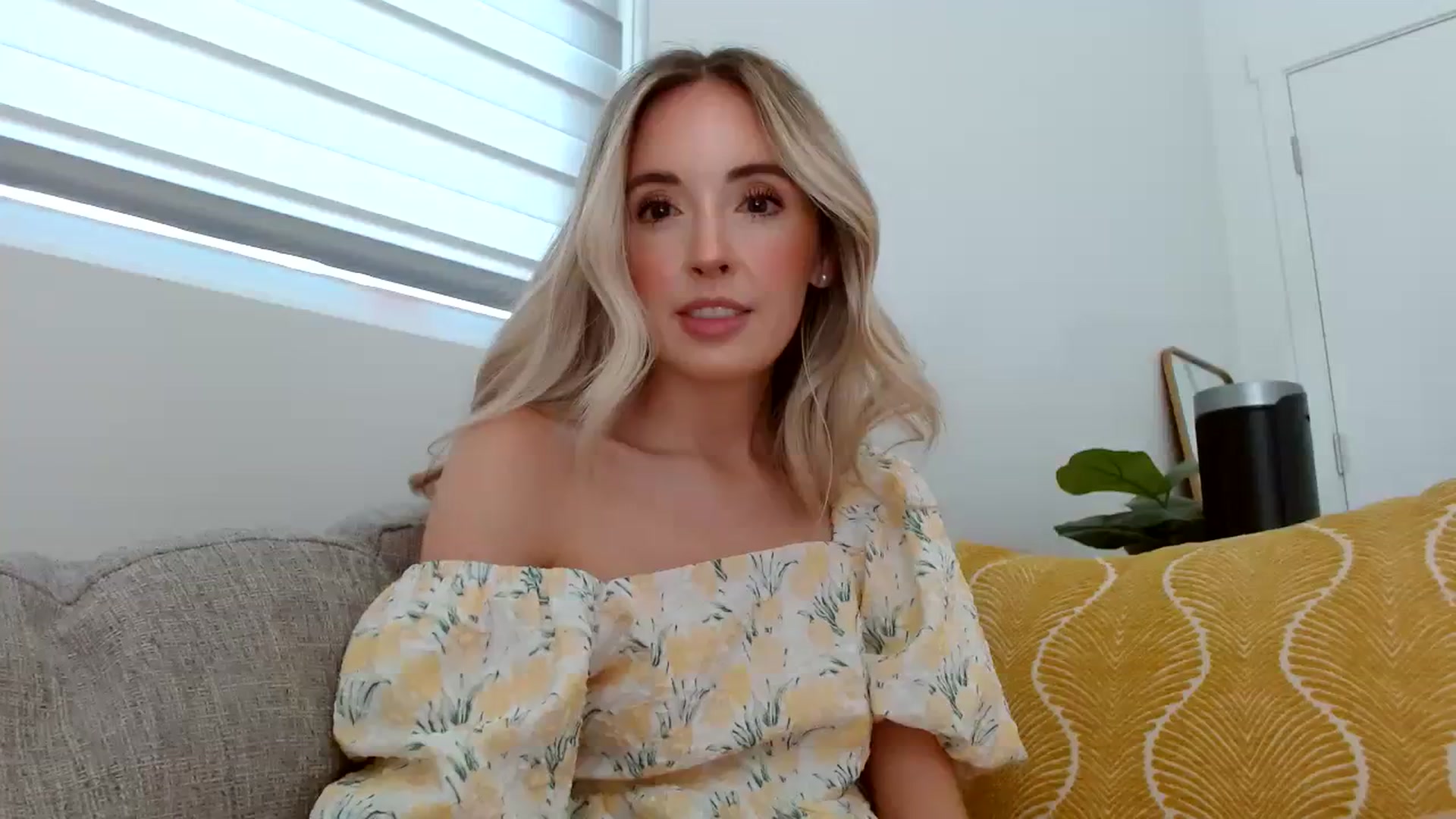 Gallery image thumbnail from Vegansoda's myfreecams stream on, 04/14/2024, 22:14 image 1 of 20