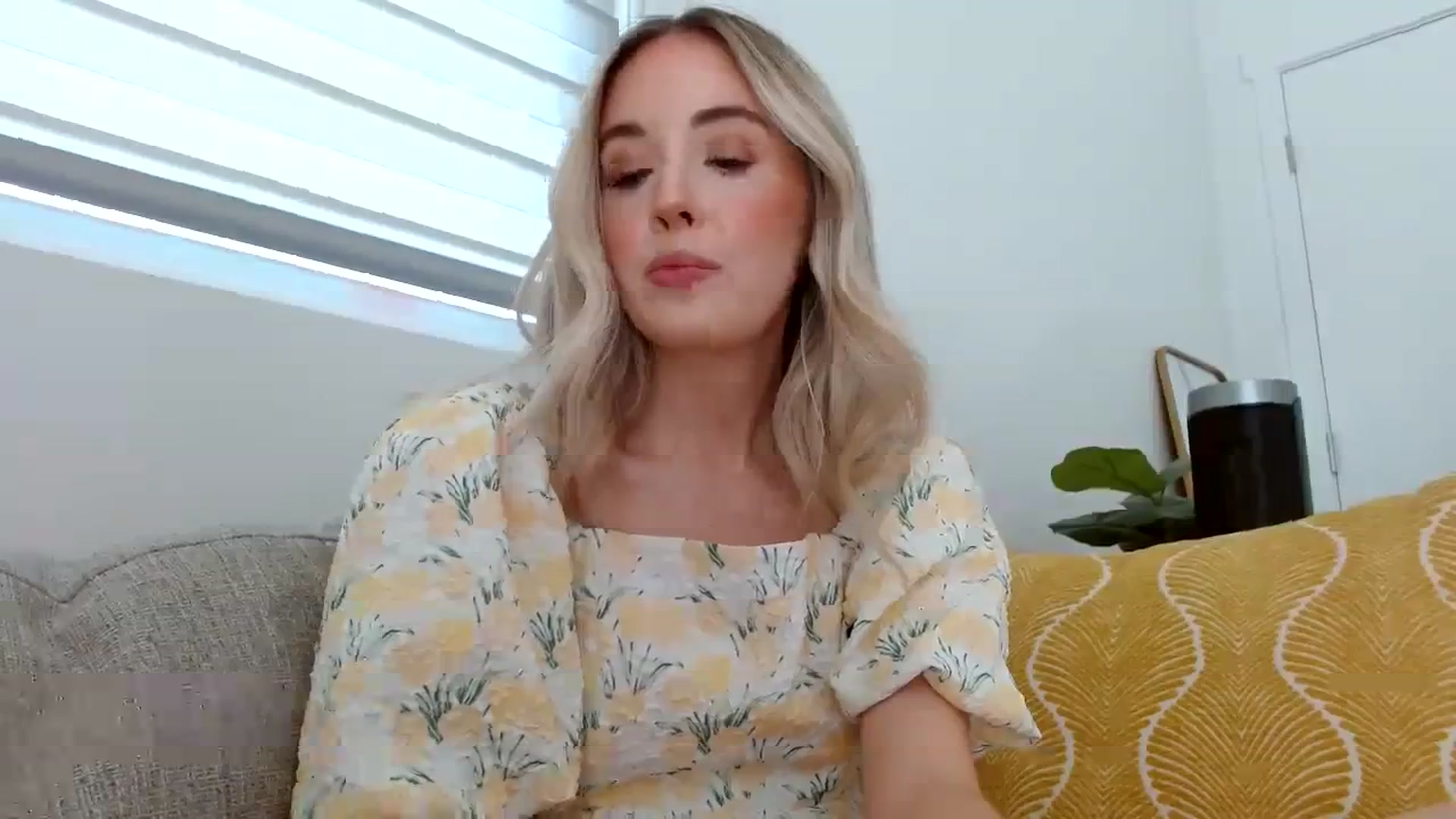 Gallery image thumbnail from Vegansoda's myfreecams stream on, 04/14/2024, 22:14 image 4 of 20