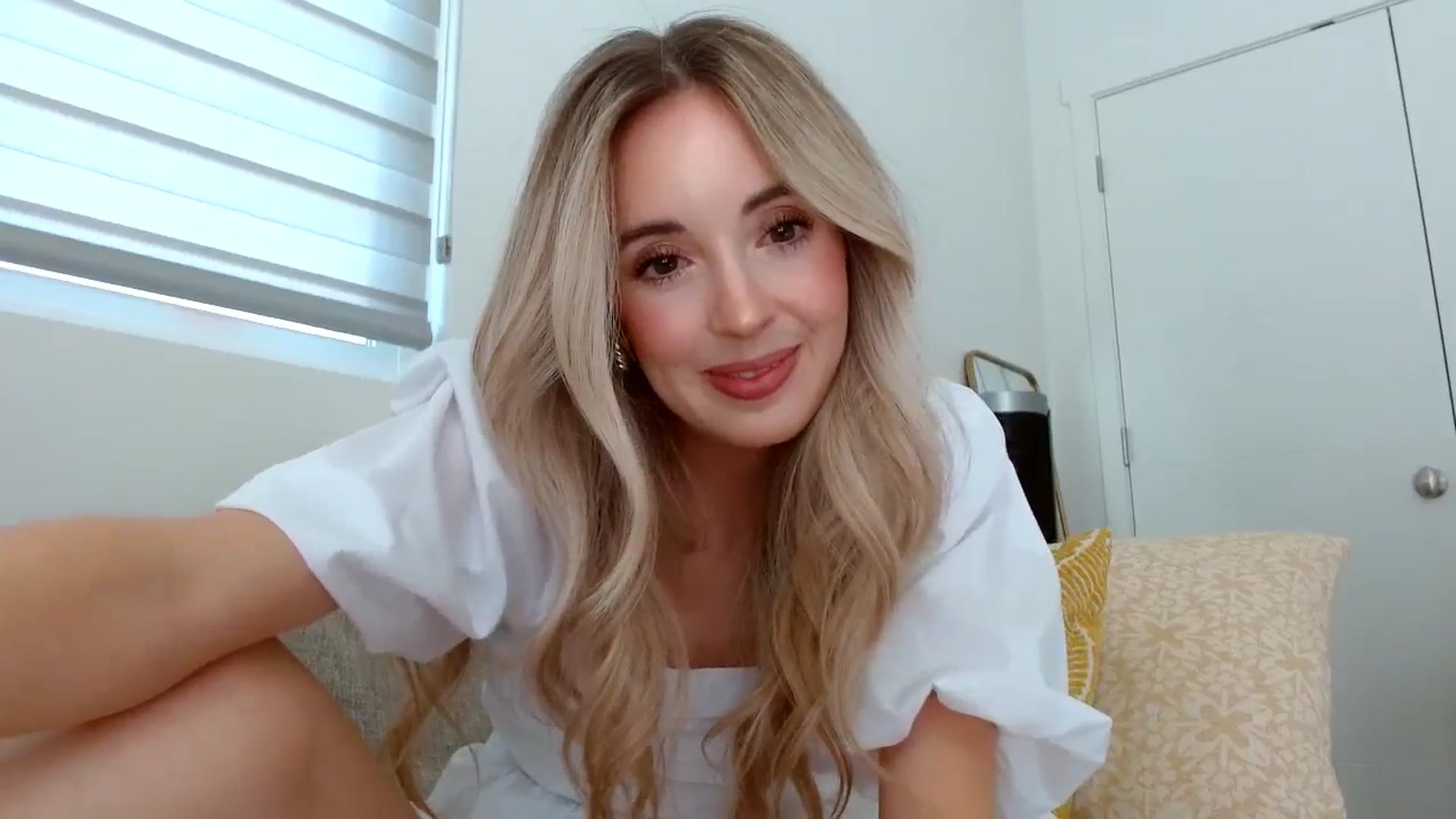 Gallery image thumbnail from Vegansoda's myfreecams stream on, 04/17/2024, 21:49 image 14 of 20