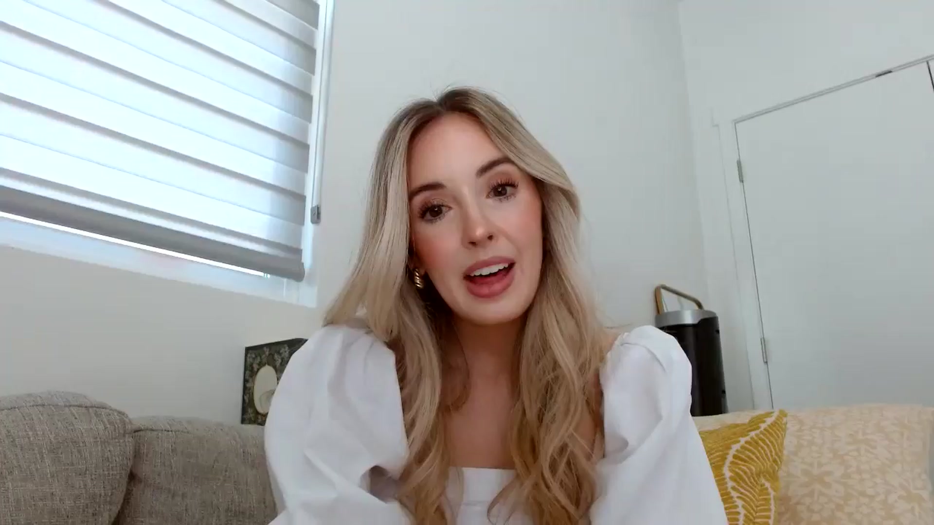 Gallery image thumbnail from Vegansoda's myfreecams stream on, 04/17/2024, 21:49 image 12 of 20