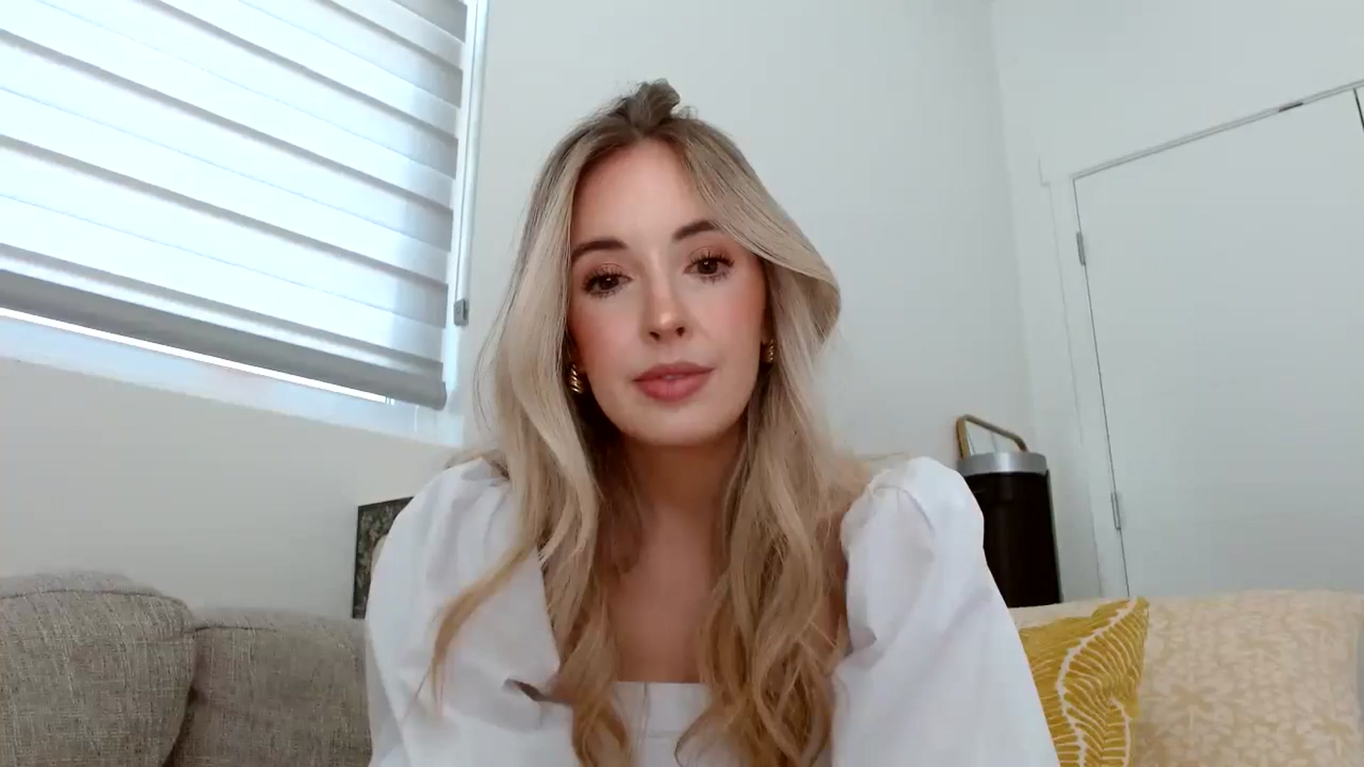 Gallery image thumbnail from Vegansoda's myfreecams stream on, 04/17/2024, 21:49 image 10 of 20