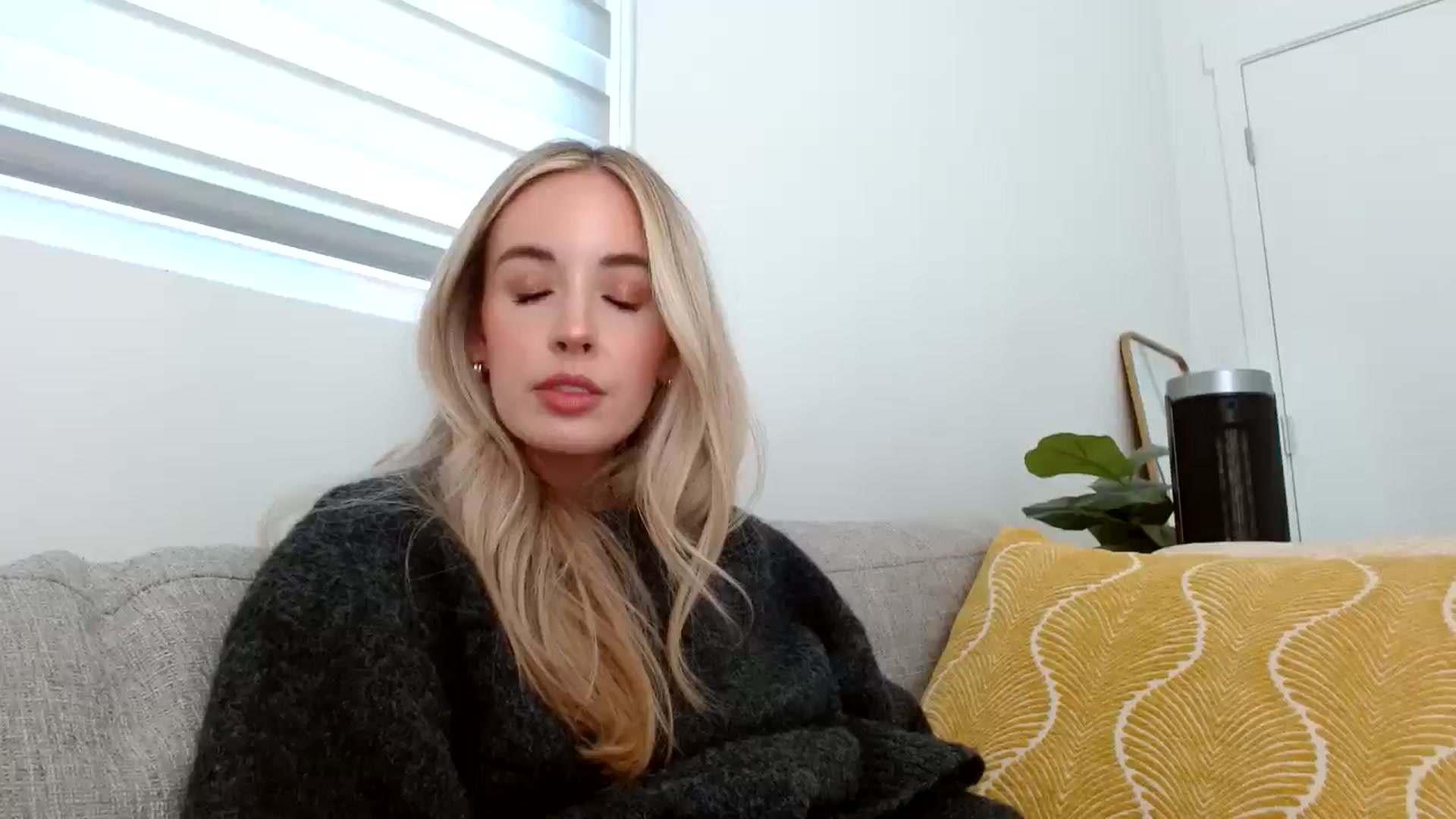 Gallery image thumbnail from Vegansoda's myfreecams stream on, 04/18/2024, 23:13 image 1 of 20
