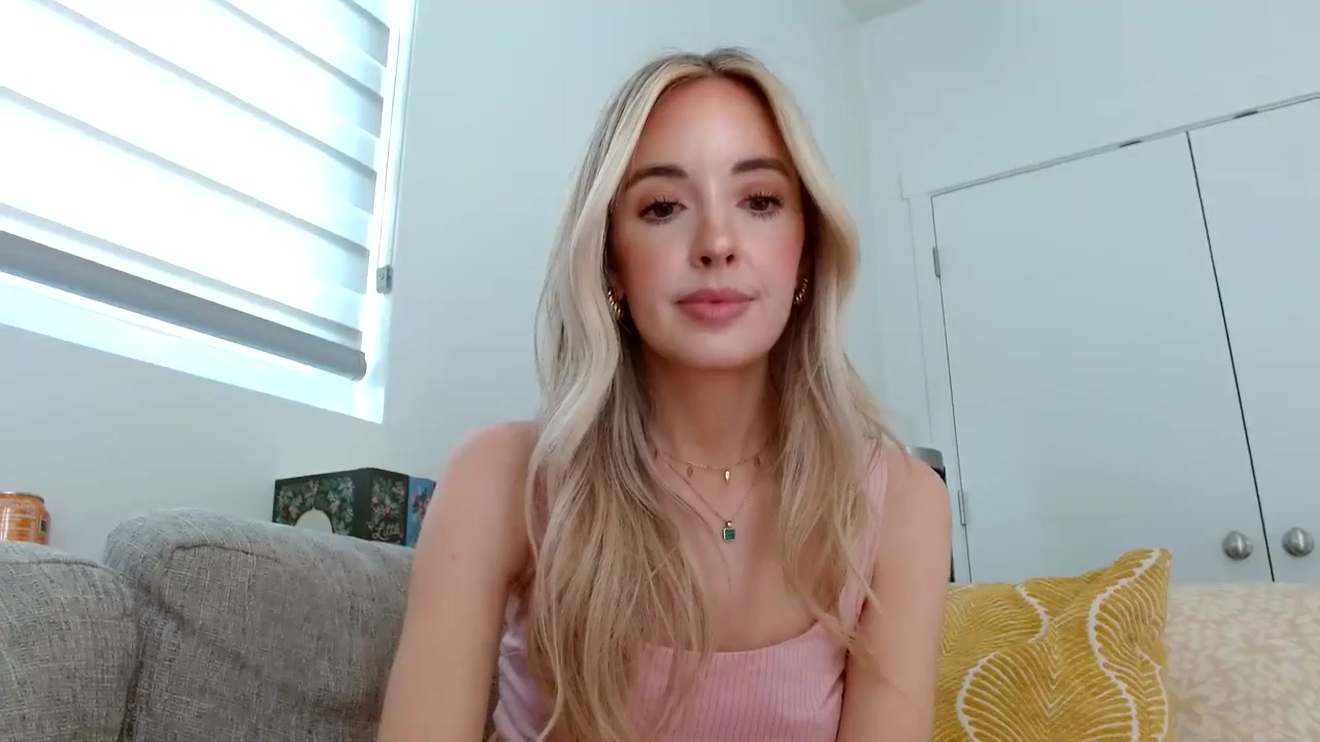 Gallery image thumbnail from Vegansoda's myfreecams stream on, 04/20/2024, 22:46 image 12 of 20