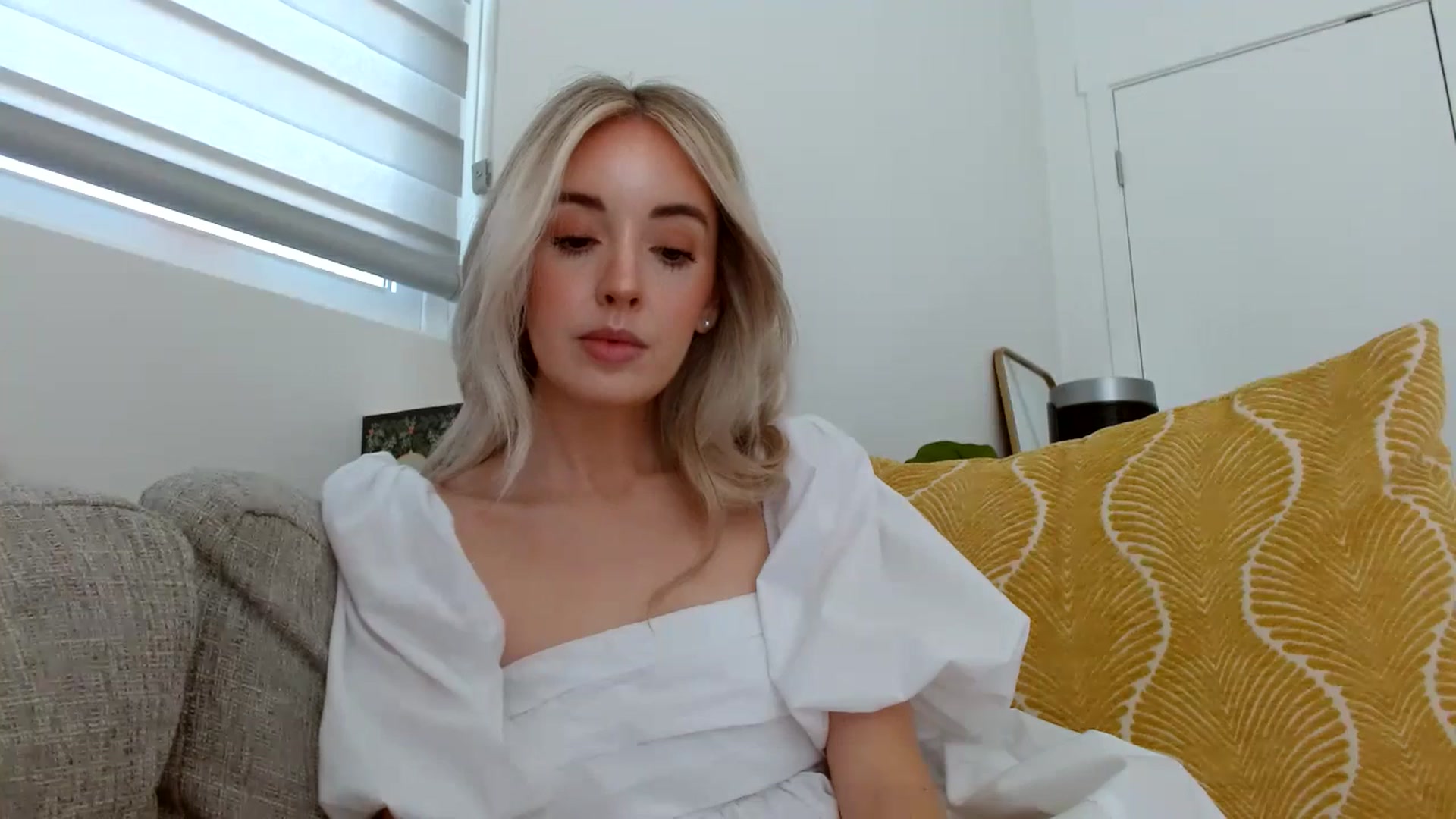 Gallery image thumbnail from Vegansoda's myfreecams stream on, 04/22/2024, 22:22 image 2 of 20