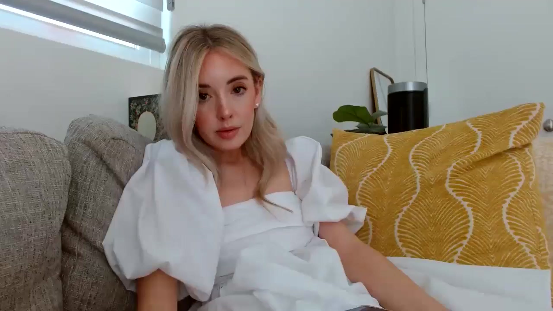 Gallery image thumbnail from Vegansoda's myfreecams stream on, 04/22/2024, 22:22 image 19 of 20