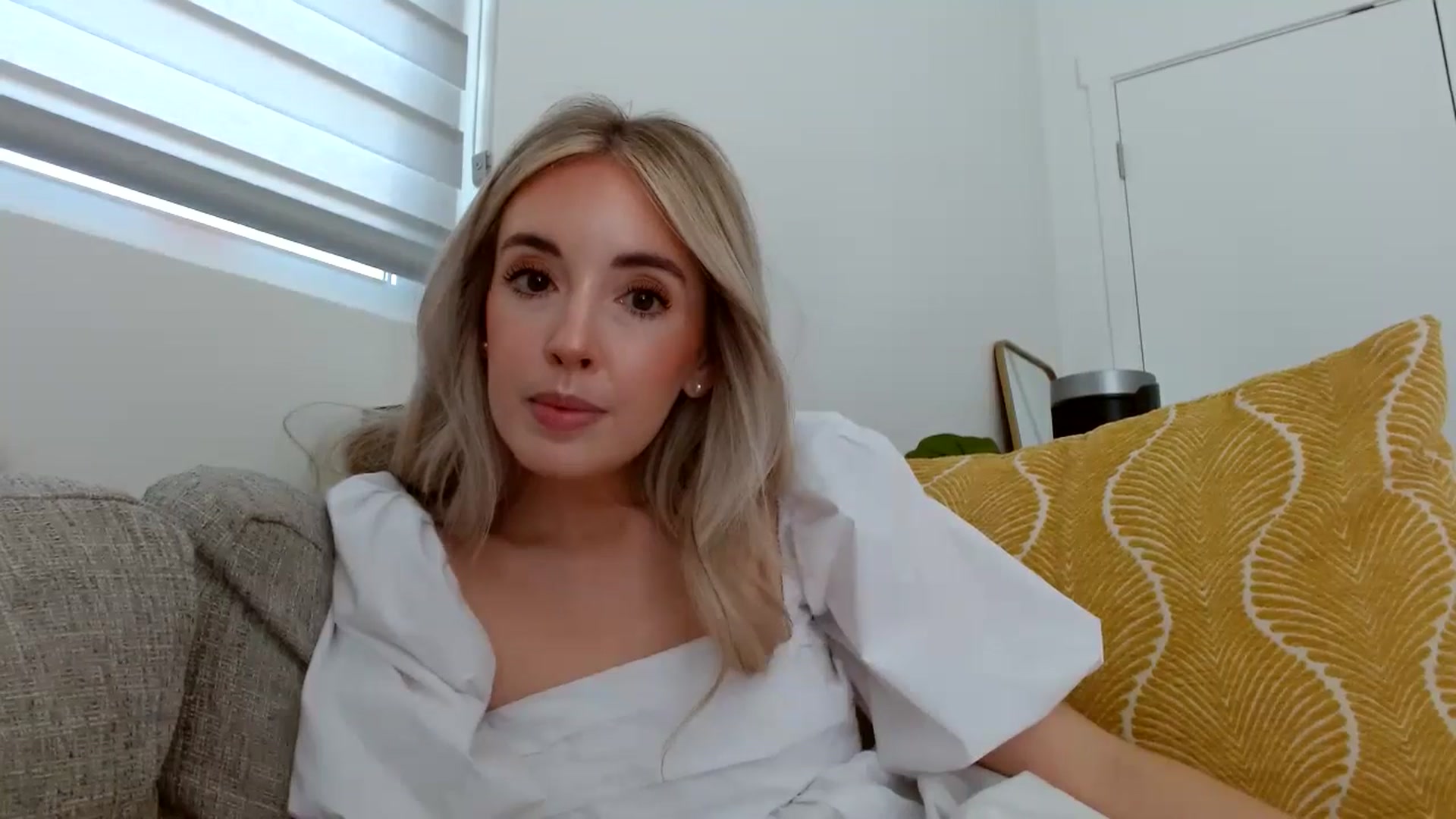 Gallery image thumbnail from Vegansoda's myfreecams stream on, 04/22/2024, 22:22 image 4 of 20
