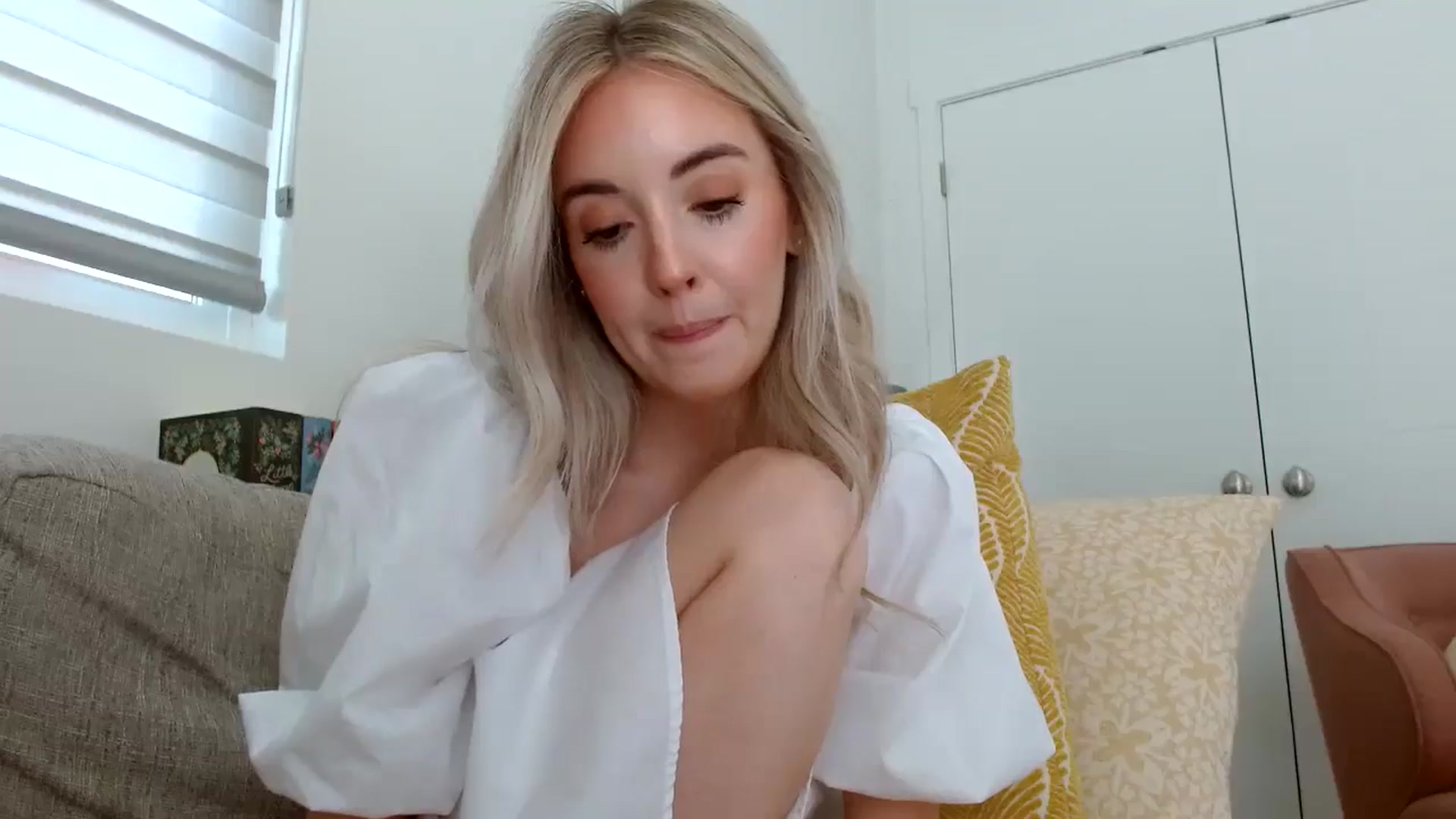 Gallery image thumbnail from Vegansoda's myfreecams stream on, 04/22/2024, 22:22 image 10 of 20