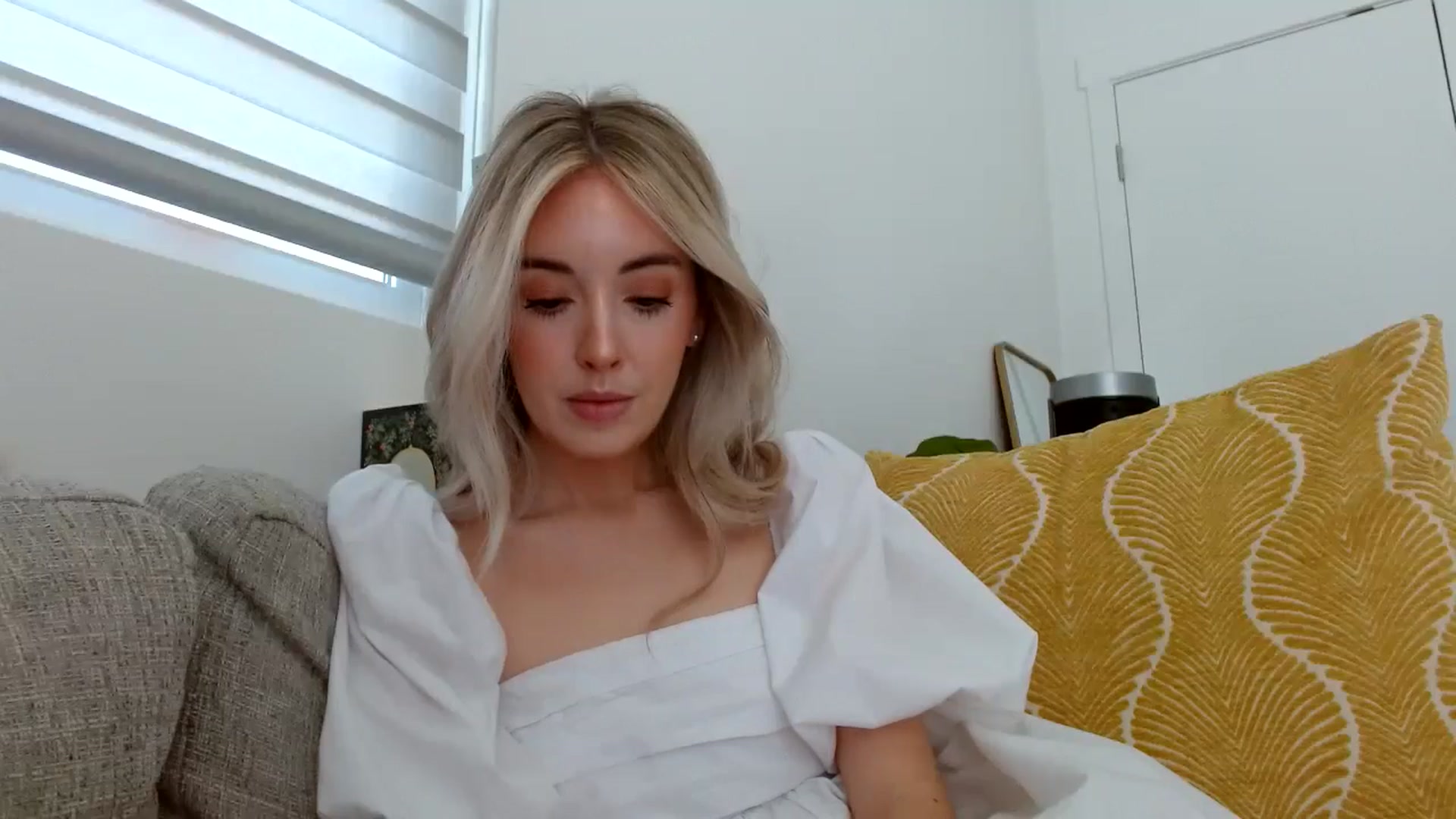 Gallery image thumbnail from Vegansoda's myfreecams stream on, 04/22/2024, 22:22 image 3 of 20