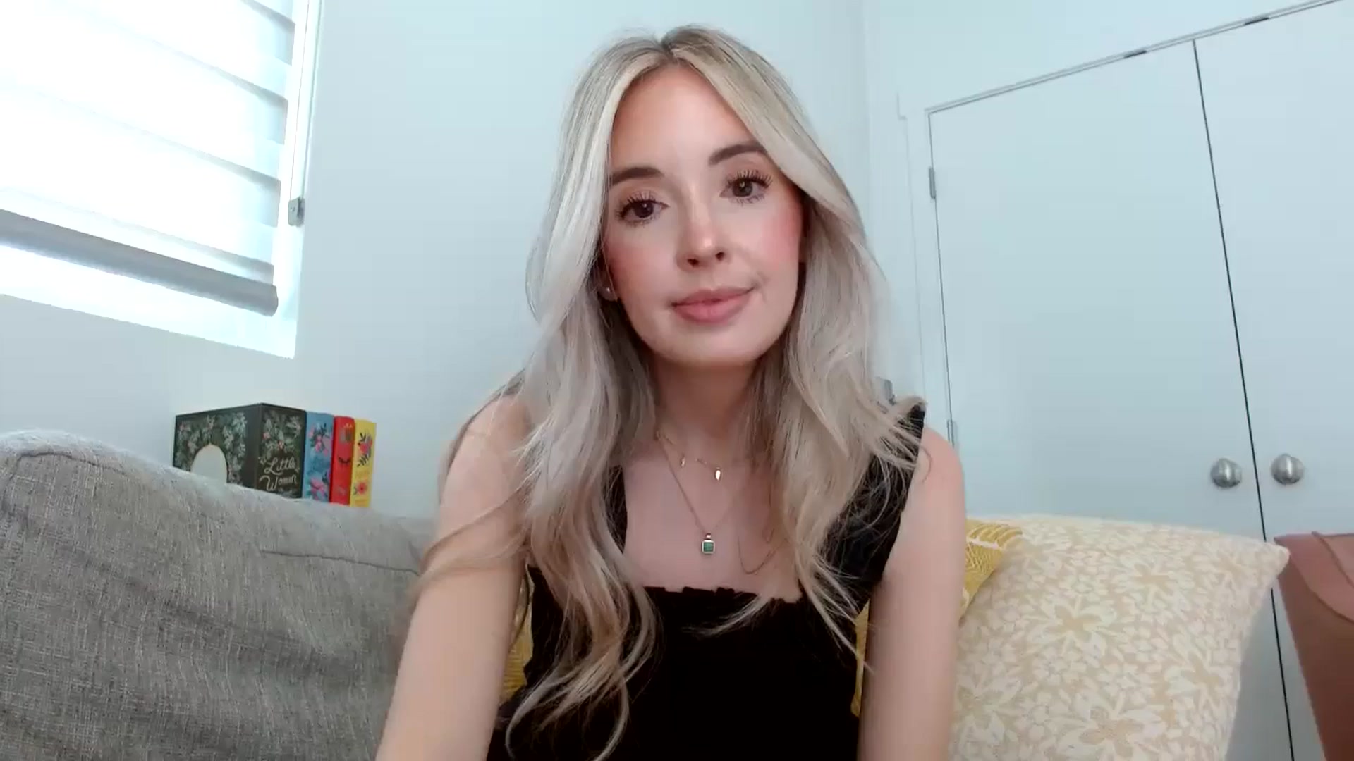 Gallery image thumbnail from Vegansoda's myfreecams stream on, 04/25/2024, 21:50 image 17 of 20