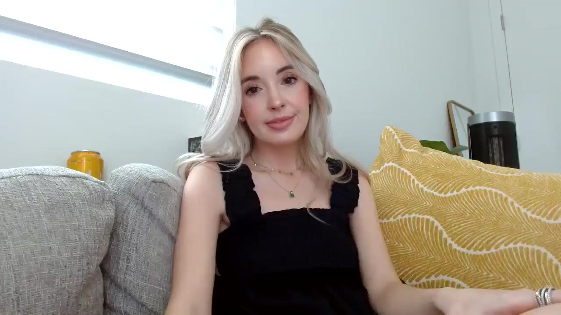 Gallery image thumbnail from Vegansoda's myfreecams stream on, 04/25/2024, 21:50 image 5 of 20