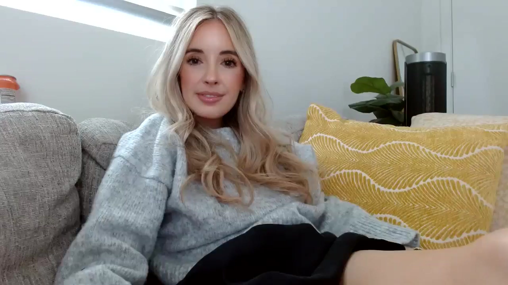 Gallery image thumbnail from Vegansoda's myfreecams stream on, 04/27/2024, 21:51 image 9 of 20