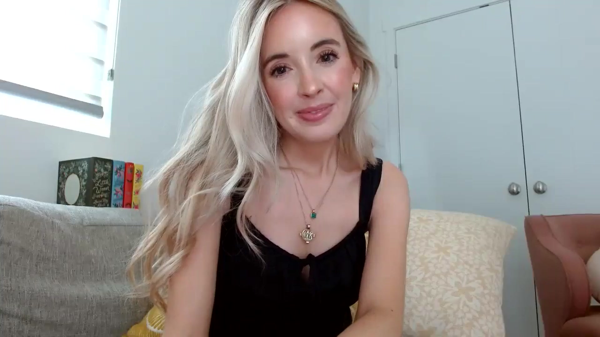 Gallery image thumbnail from Vegansoda's myfreecams stream on, 04/27/2024, 23:01 image 20 of 20