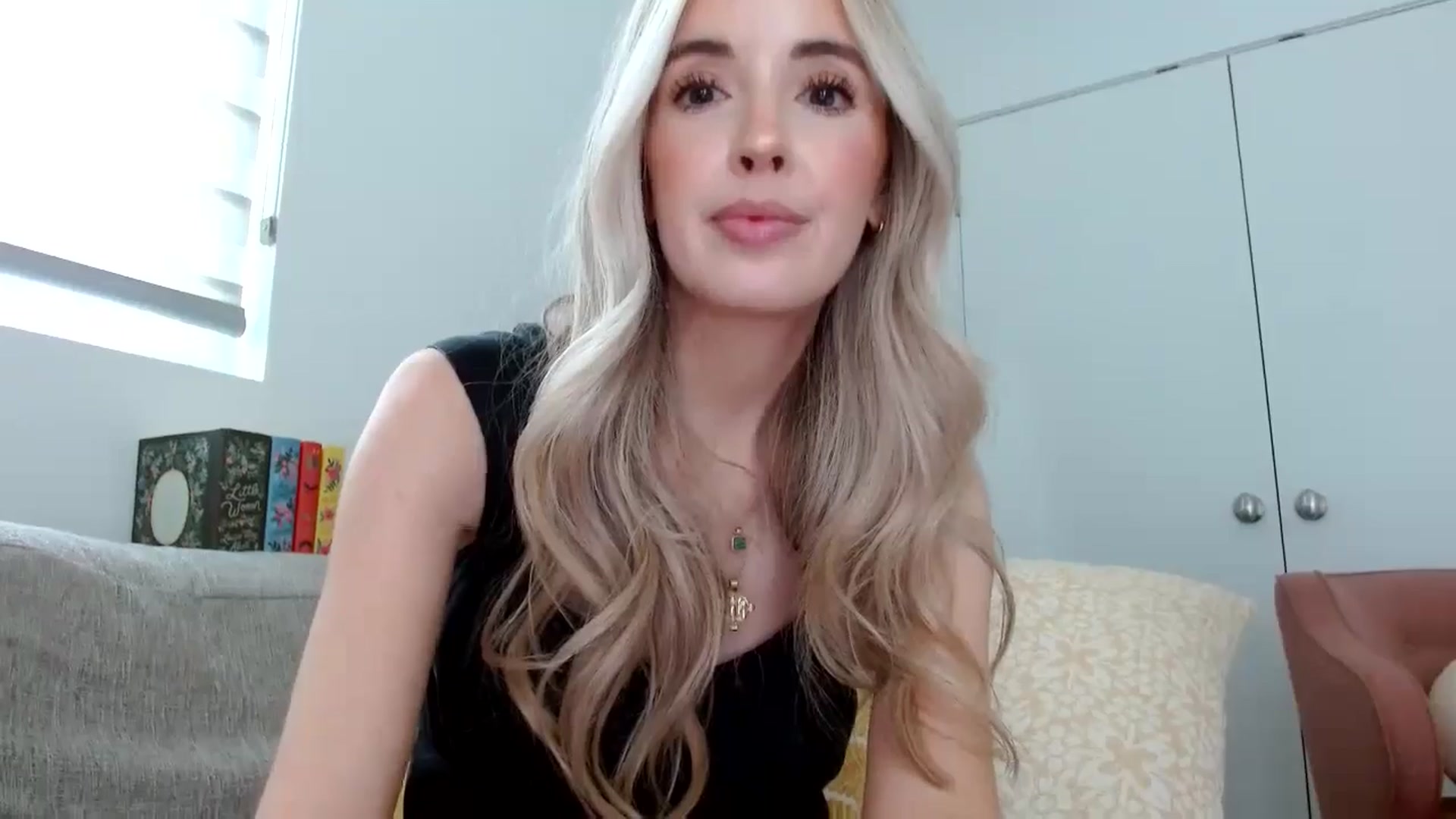Gallery image thumbnail from Vegansoda's myfreecams stream on, 04/27/2024, 23:01 image 12 of 20