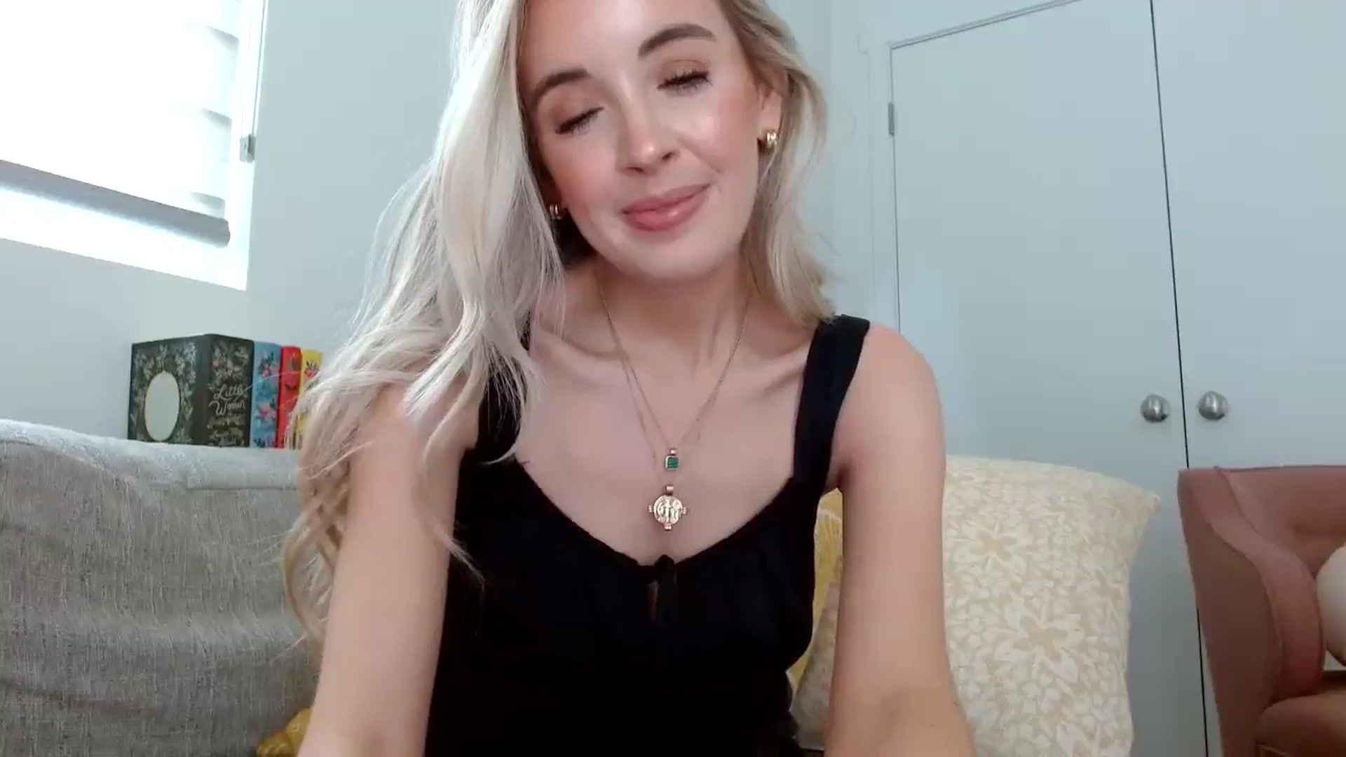 Gallery image thumbnail from Vegansoda's myfreecams stream on, 04/27/2024, 23:01 image 19 of 20