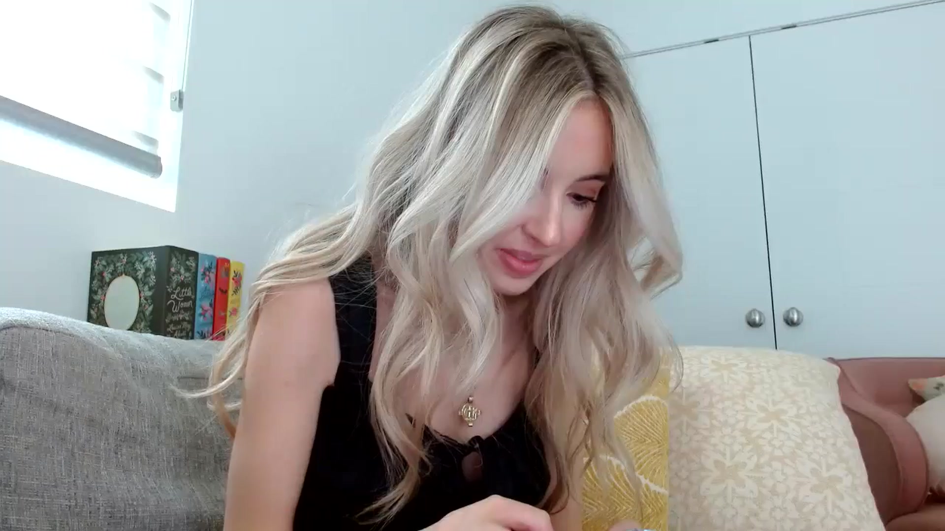 Gallery image thumbnail from Vegansoda's myfreecams stream on, 04/27/2024, 23:01 image 1 of 20