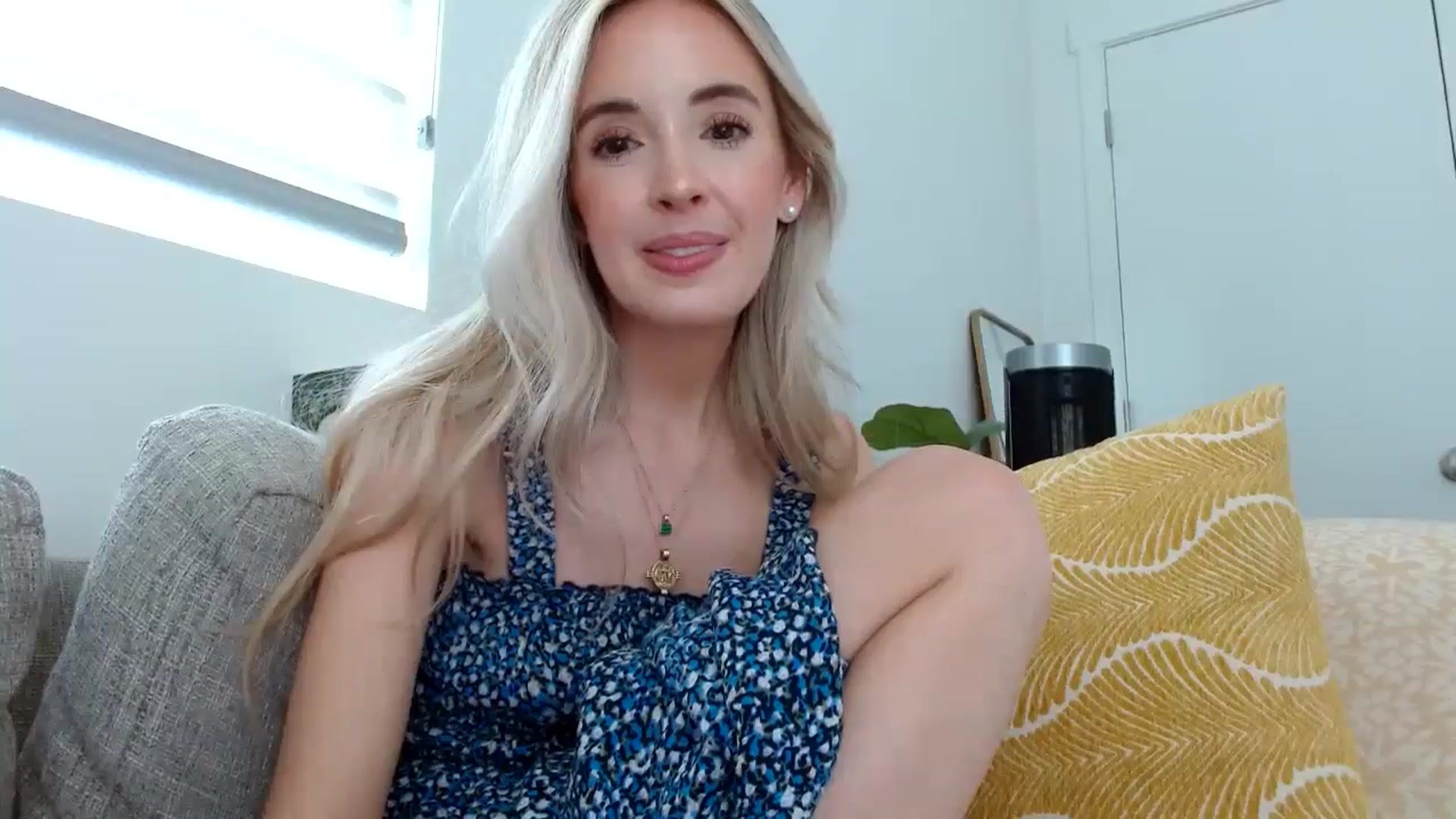 Gallery image thumbnail from Vegansoda's myfreecams stream on, 04/28/2024, 23:04 image 15 of 20