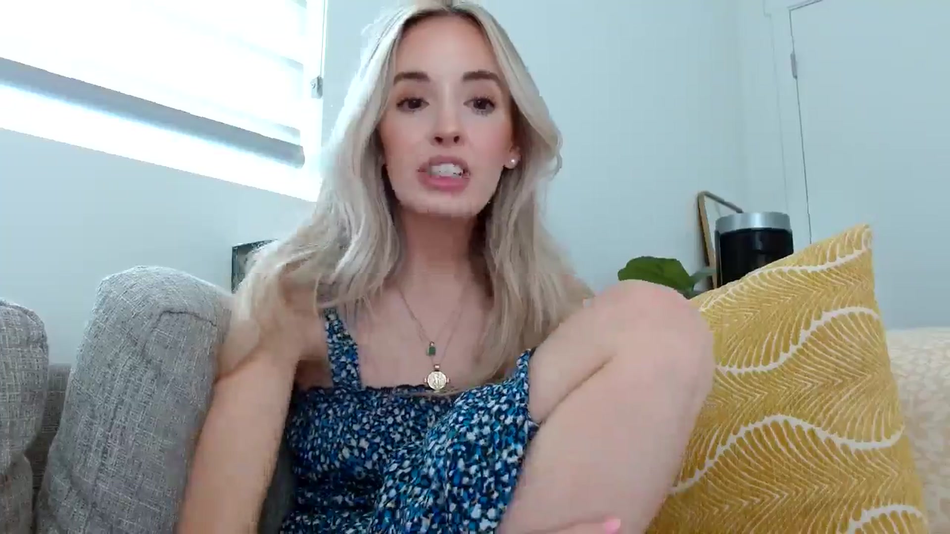 Gallery image thumbnail from Vegansoda's myfreecams stream on, 04/28/2024, 23:04 image 18 of 20
