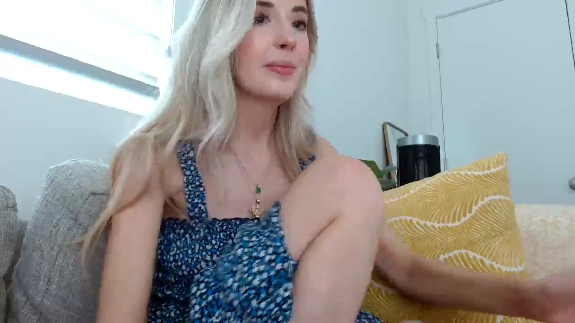 Gallery image thumbnail from Vegansoda's myfreecams stream on, 04/28/2024, 23:04 image 16 of 20