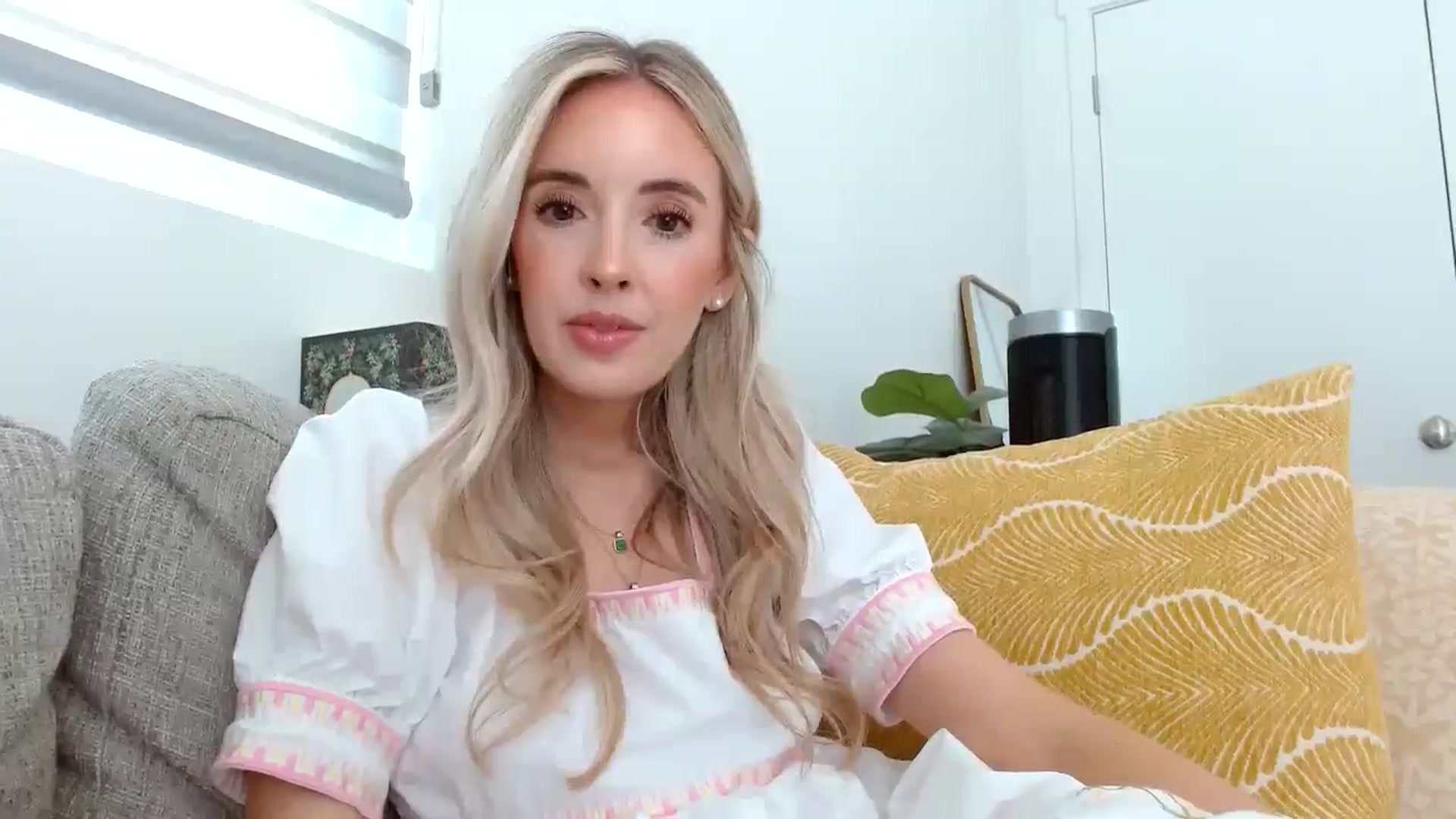 Gallery image thumbnail from Vegansoda's myfreecams stream on, 04/29/2024, 22:11 image 19 of 20