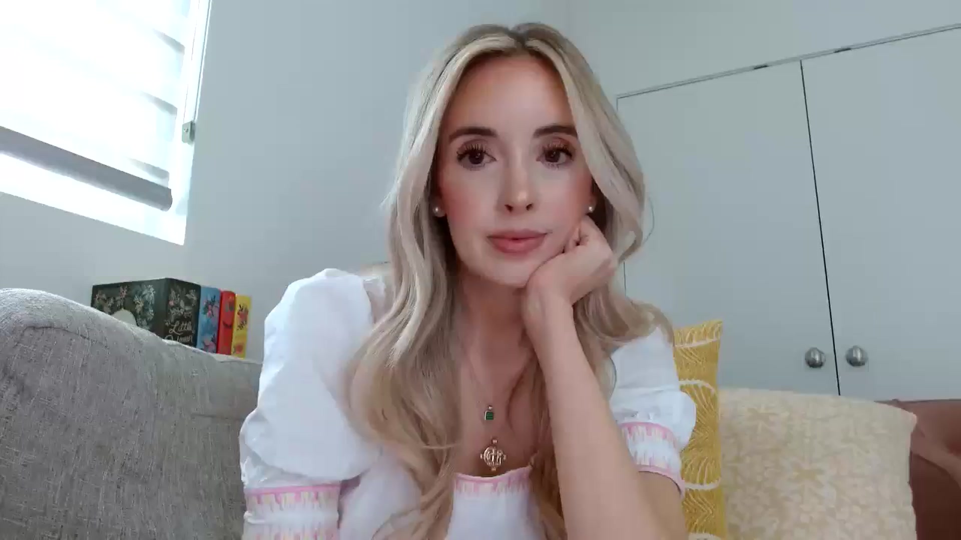 Gallery image thumbnail from Vegansoda's myfreecams stream on, 04/29/2024, 22:11 image 8 of 20