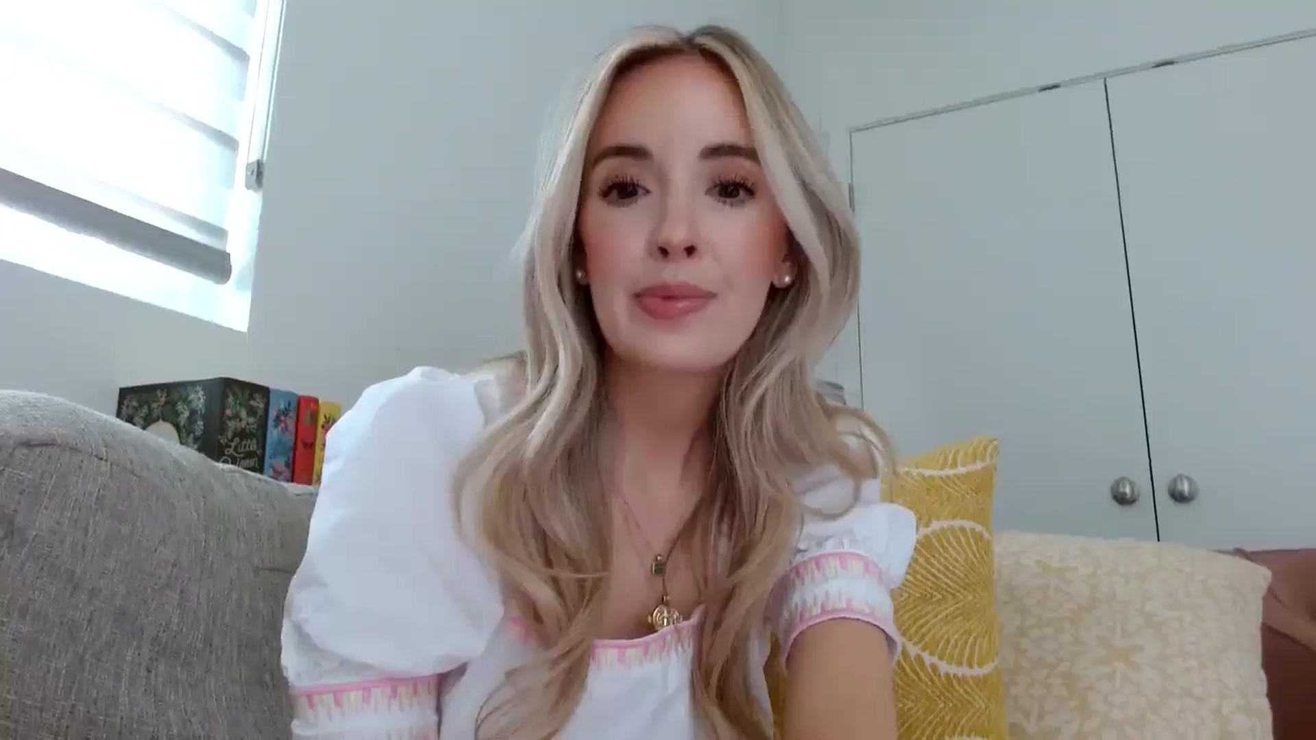 Gallery image thumbnail from Vegansoda's myfreecams stream on, 04/29/2024, 22:11 image 10 of 20
