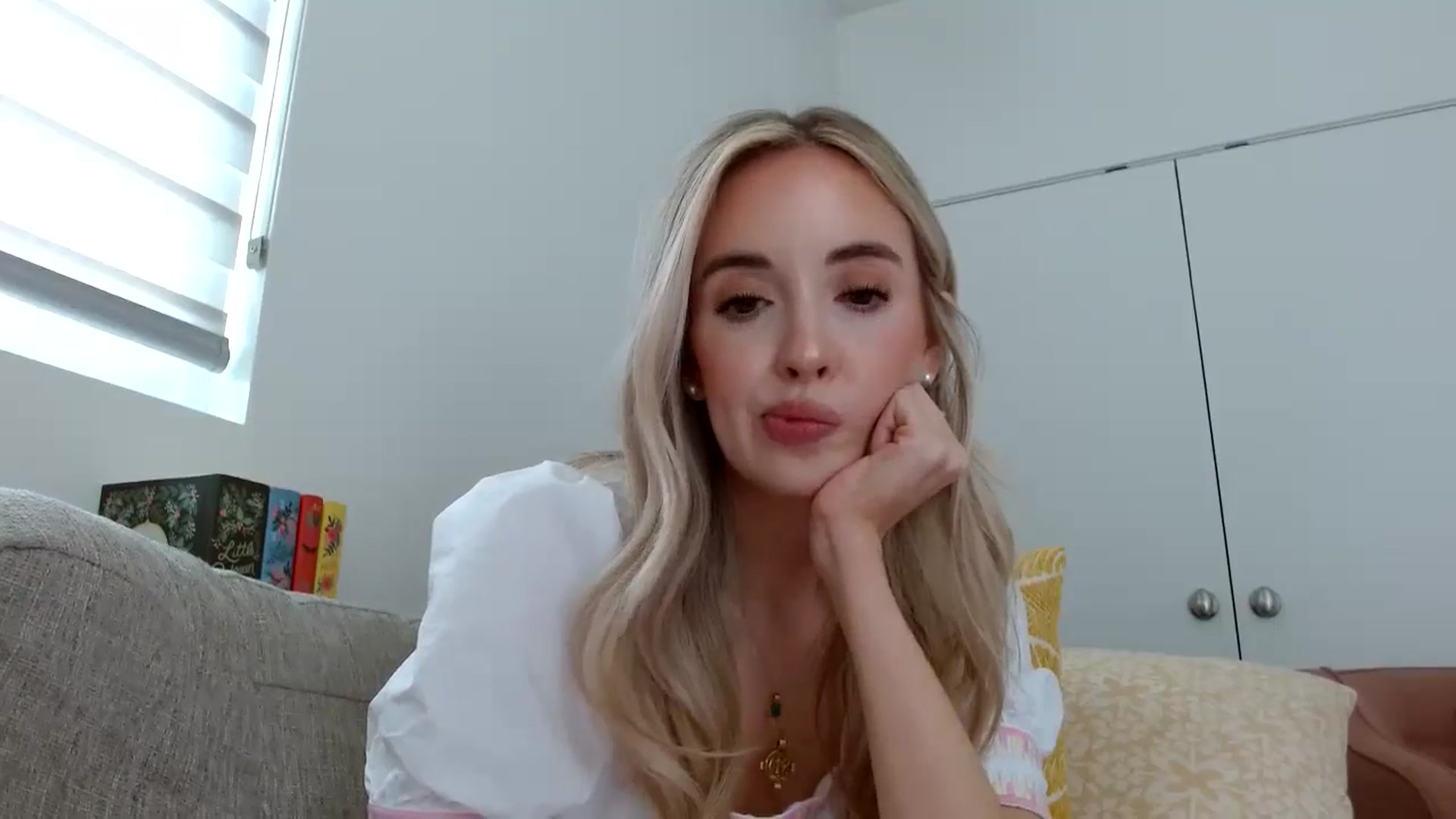 Gallery image thumbnail from Vegansoda's myfreecams stream on, 04/29/2024, 22:11 image 16 of 20