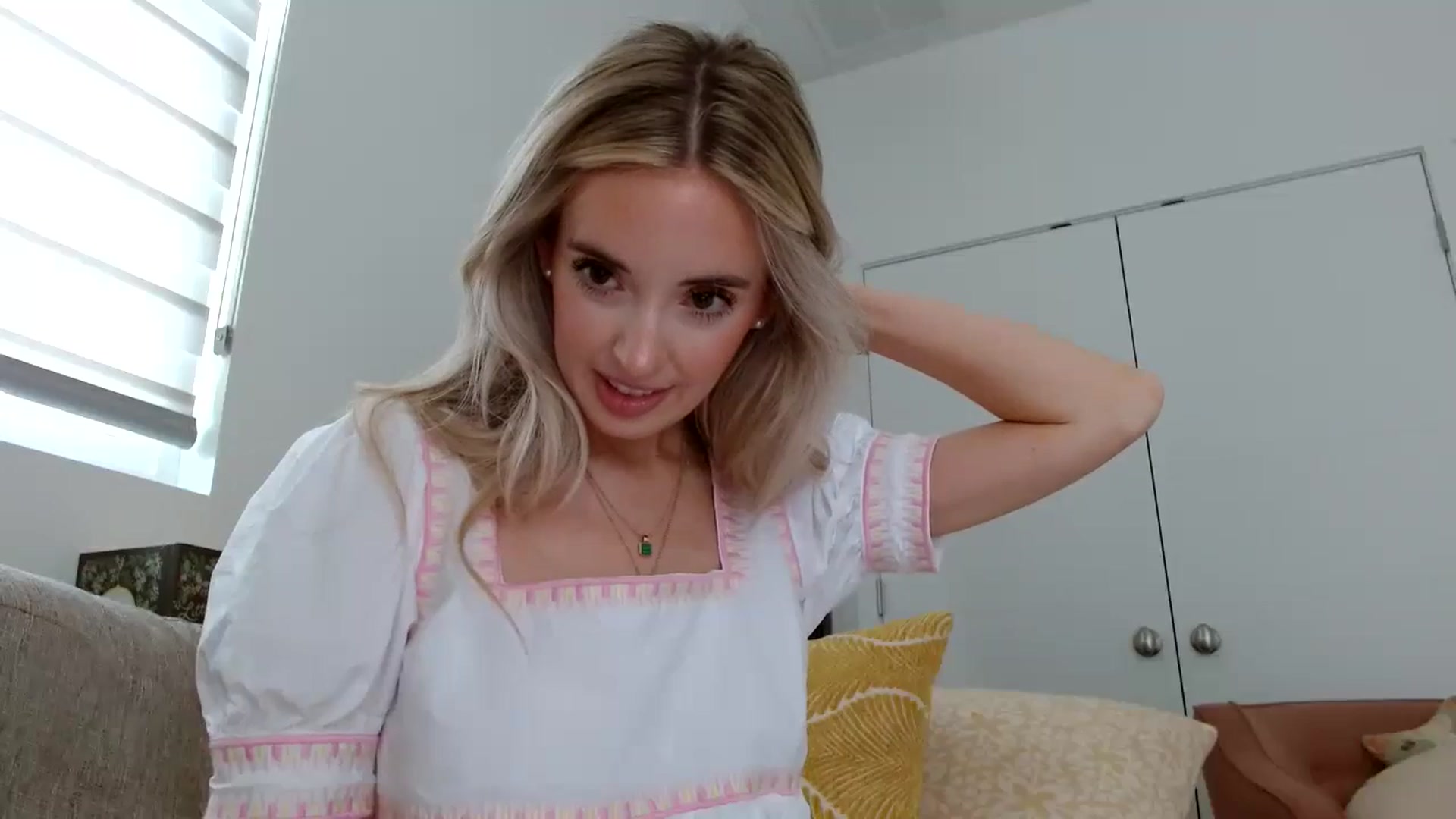 Gallery image thumbnail from Vegansoda's myfreecams stream on, 04/29/2024, 23:20 image 8 of 20