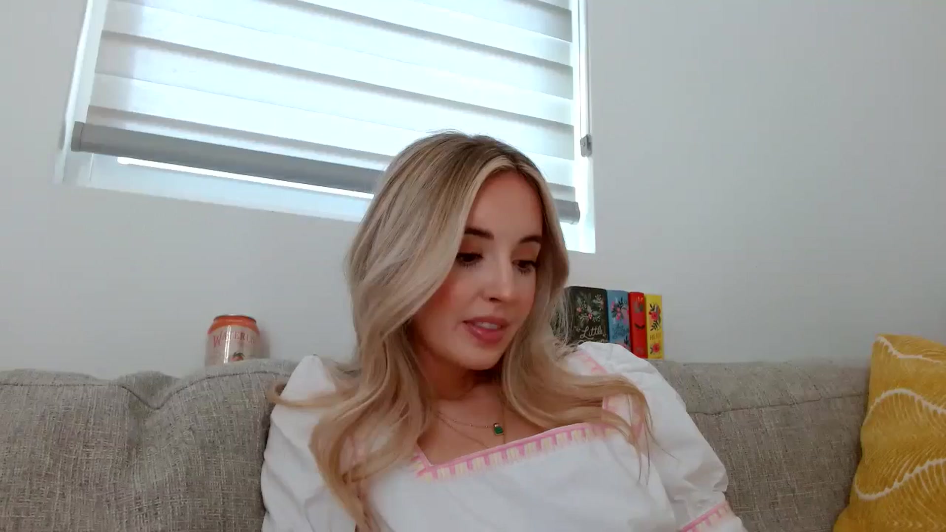 Gallery image thumbnail from Vegansoda's myfreecams stream on, 04/29/2024, 23:20 image 2 of 20
