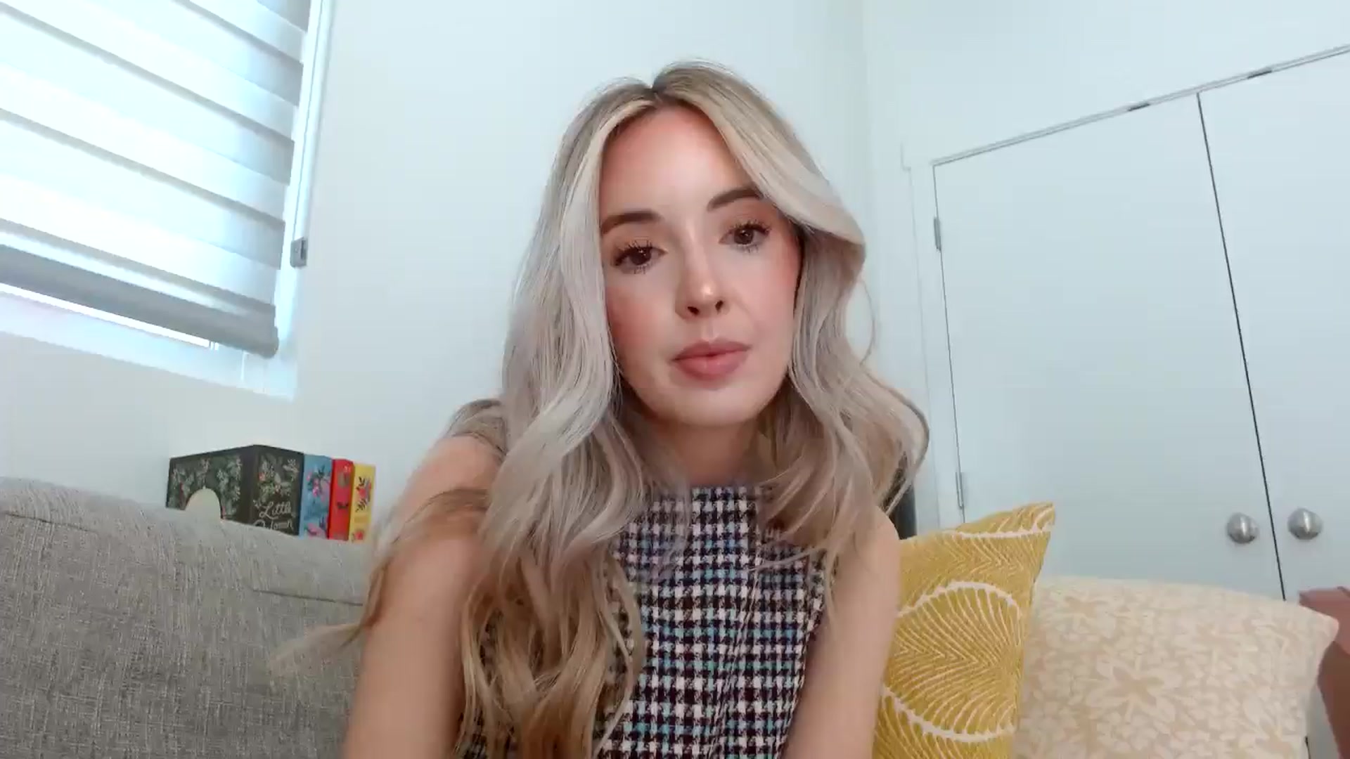 Gallery image thumbnail from Vegansoda's myfreecams stream on, 05/01/2024, 22:20 image 8 of 20