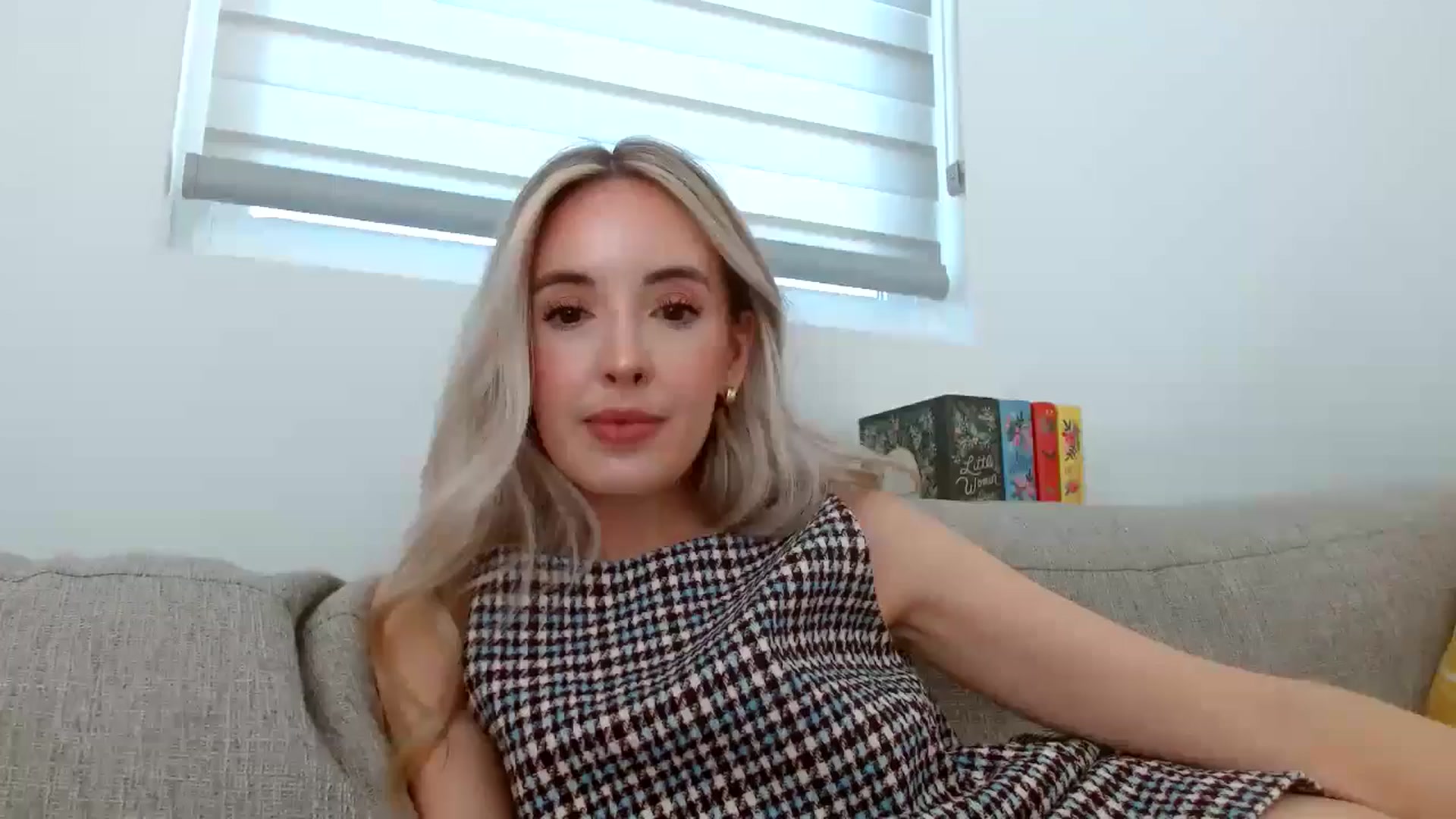 Gallery image thumbnail from Vegansoda's myfreecams stream on, 05/01/2024, 22:20 image 1 of 20