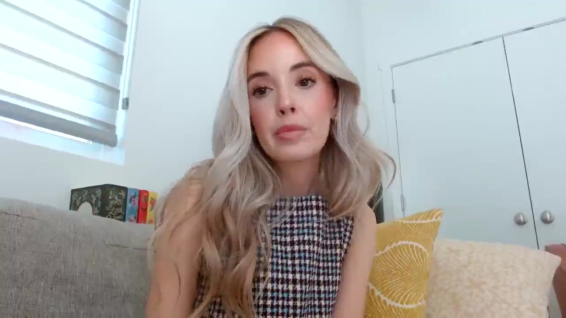 Gallery image thumbnail from Vegansoda's myfreecams stream on, 05/01/2024, 22:20 image 6 of 20