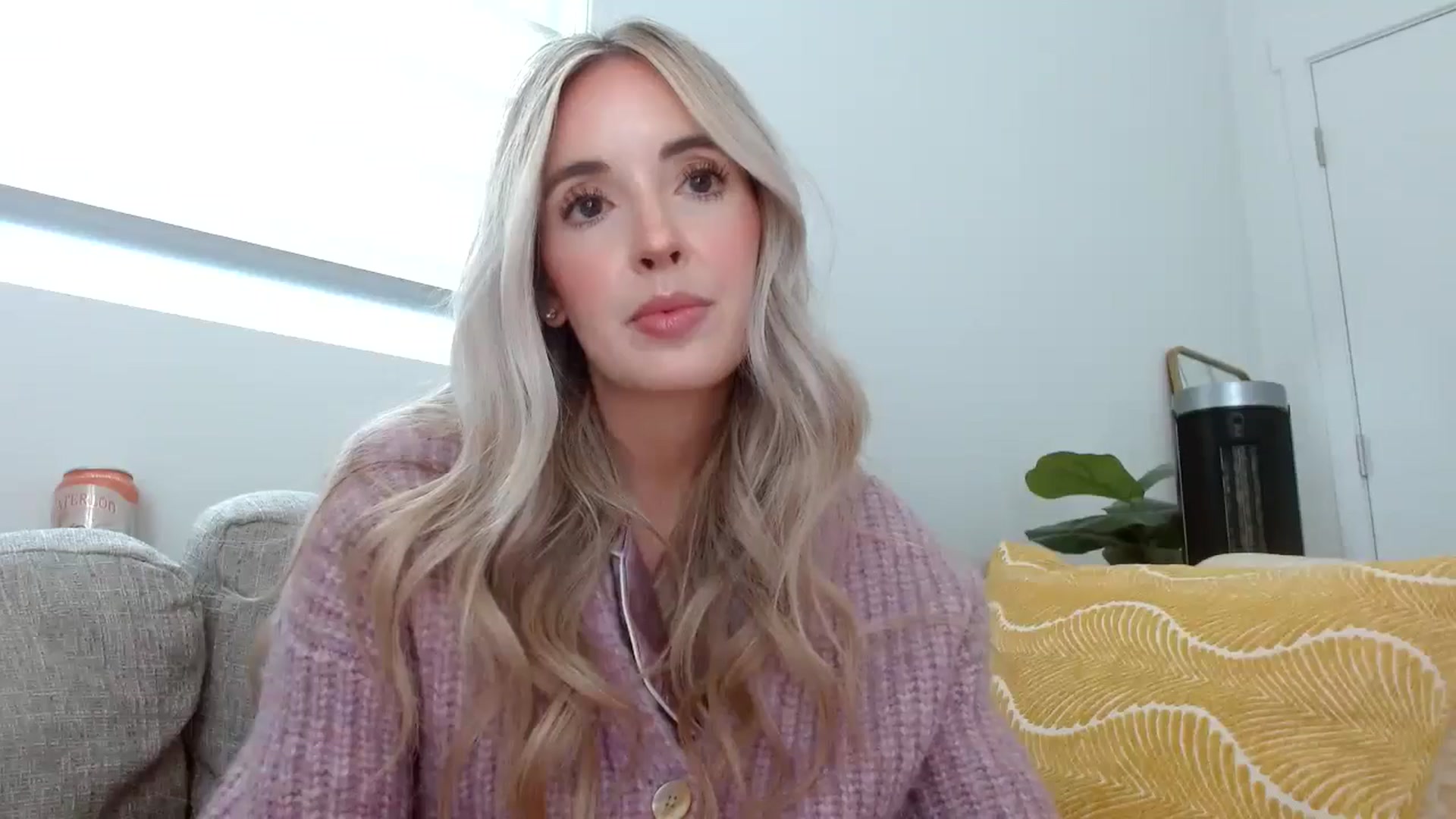 Gallery image thumbnail from Vegansoda's myfreecams stream on, 05/02/2024, 22:50 image 14 of 20