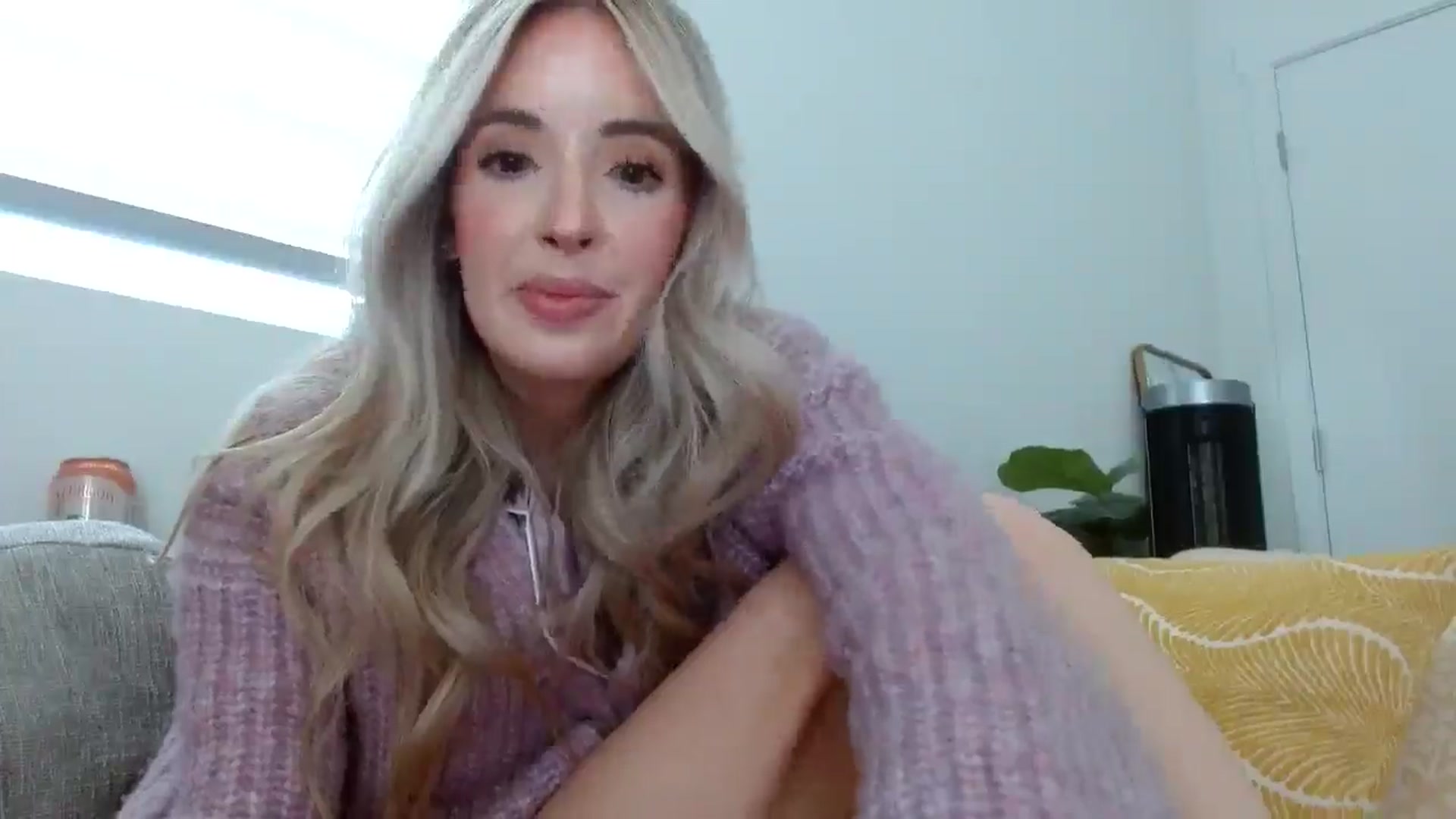 Gallery image thumbnail from Vegansoda's myfreecams stream on, 05/02/2024, 22:50 image 13 of 20