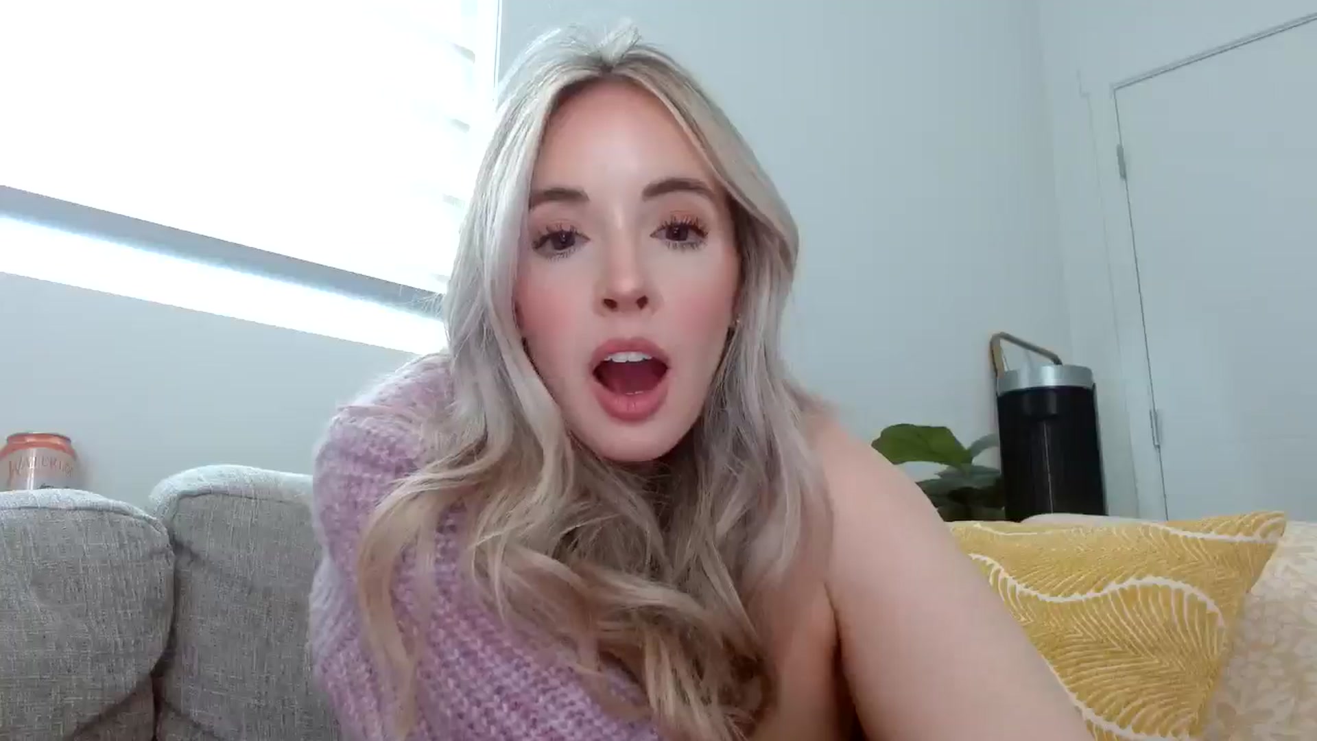 Gallery image thumbnail from Vegansoda's myfreecams stream on, 05/02/2024, 23:13 image 14 of 20