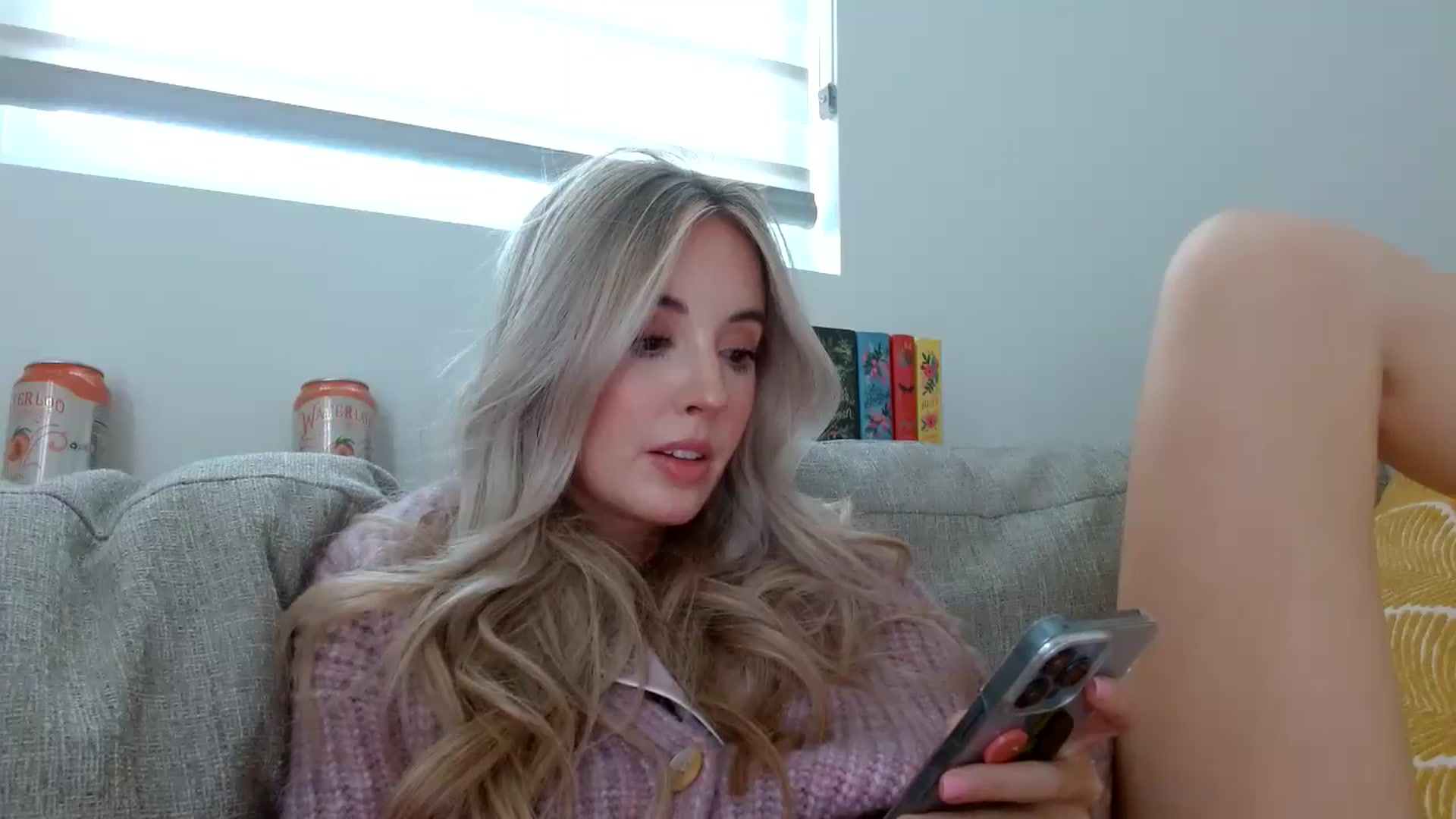Gallery image thumbnail from Vegansoda's myfreecams stream on, 05/02/2024, 23:31 image 19 of 20