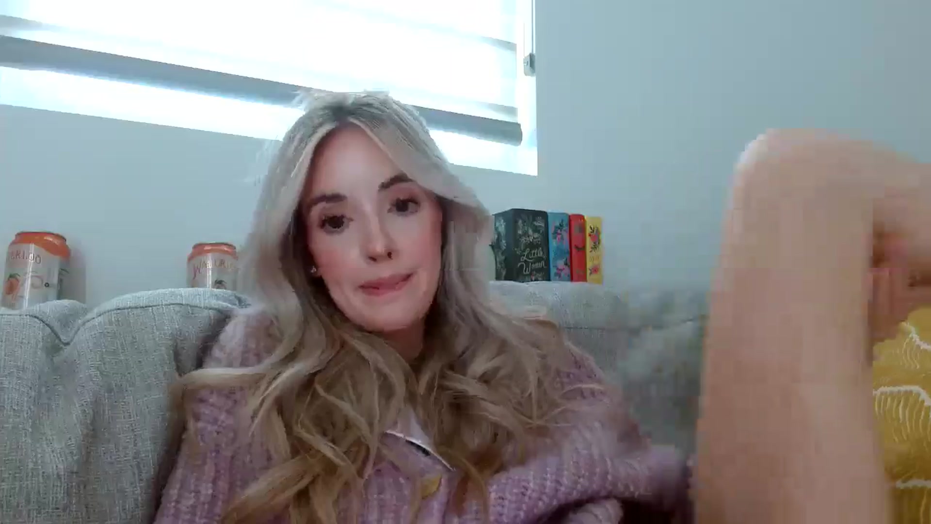 Gallery image thumbnail from Vegansoda's myfreecams stream on, 05/02/2024, 23:31 image 12 of 20